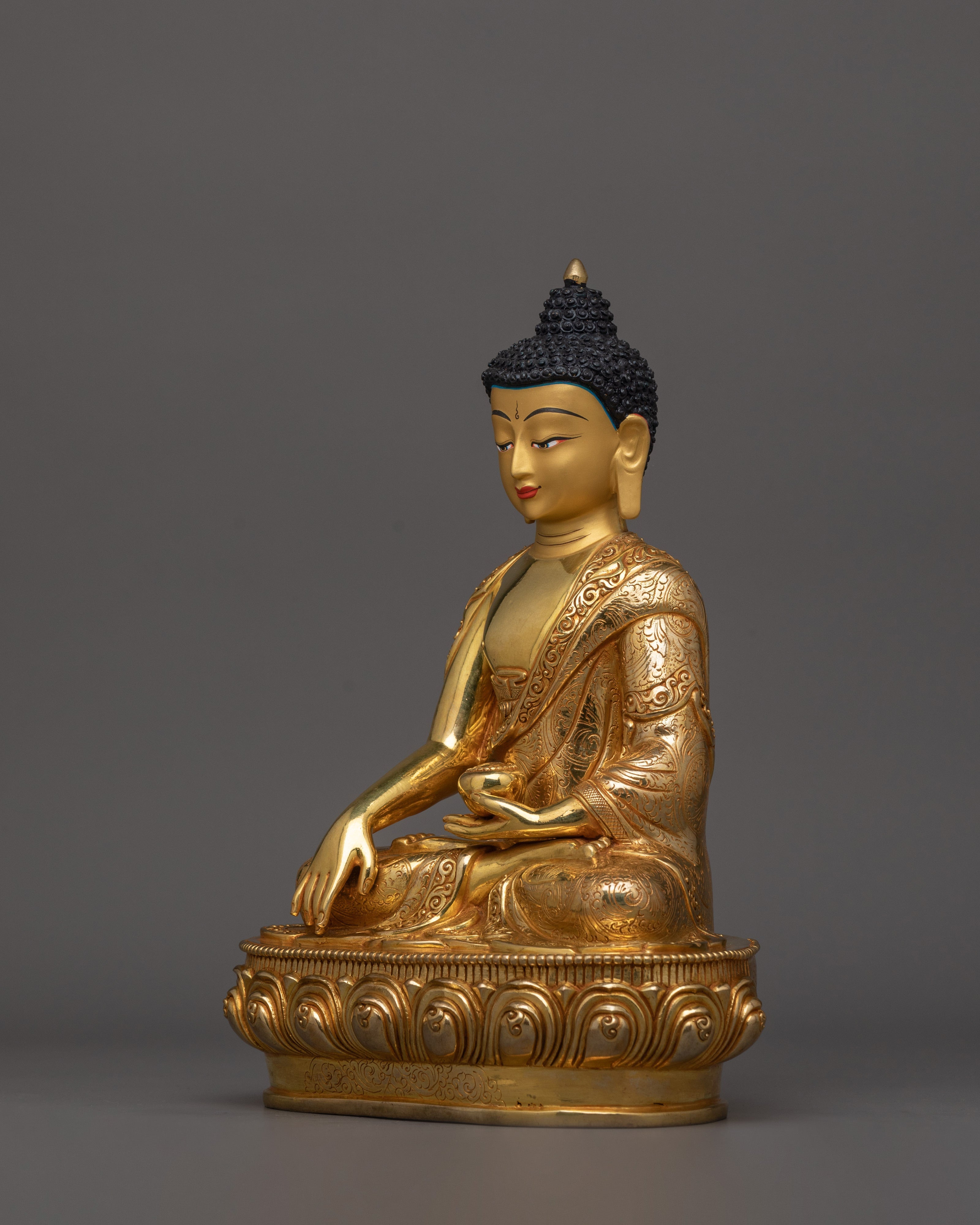 Sculpture of Buddhist Philosopher Shakyamuni Buddha |  The Path to Enlightenment