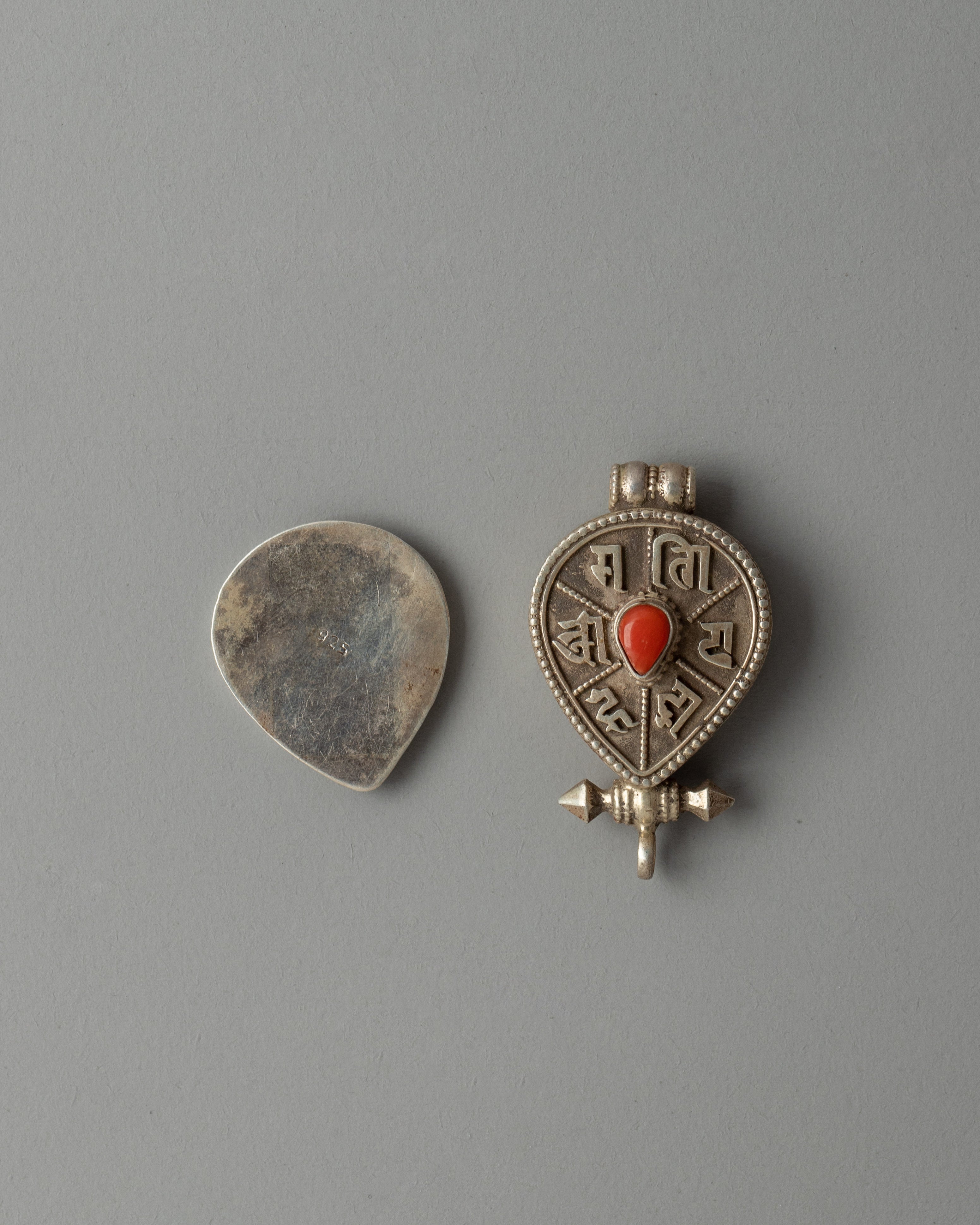 Avalokiteshvara Mantra Ghau Locket | Symbol of Compassion and Spiritual Protection