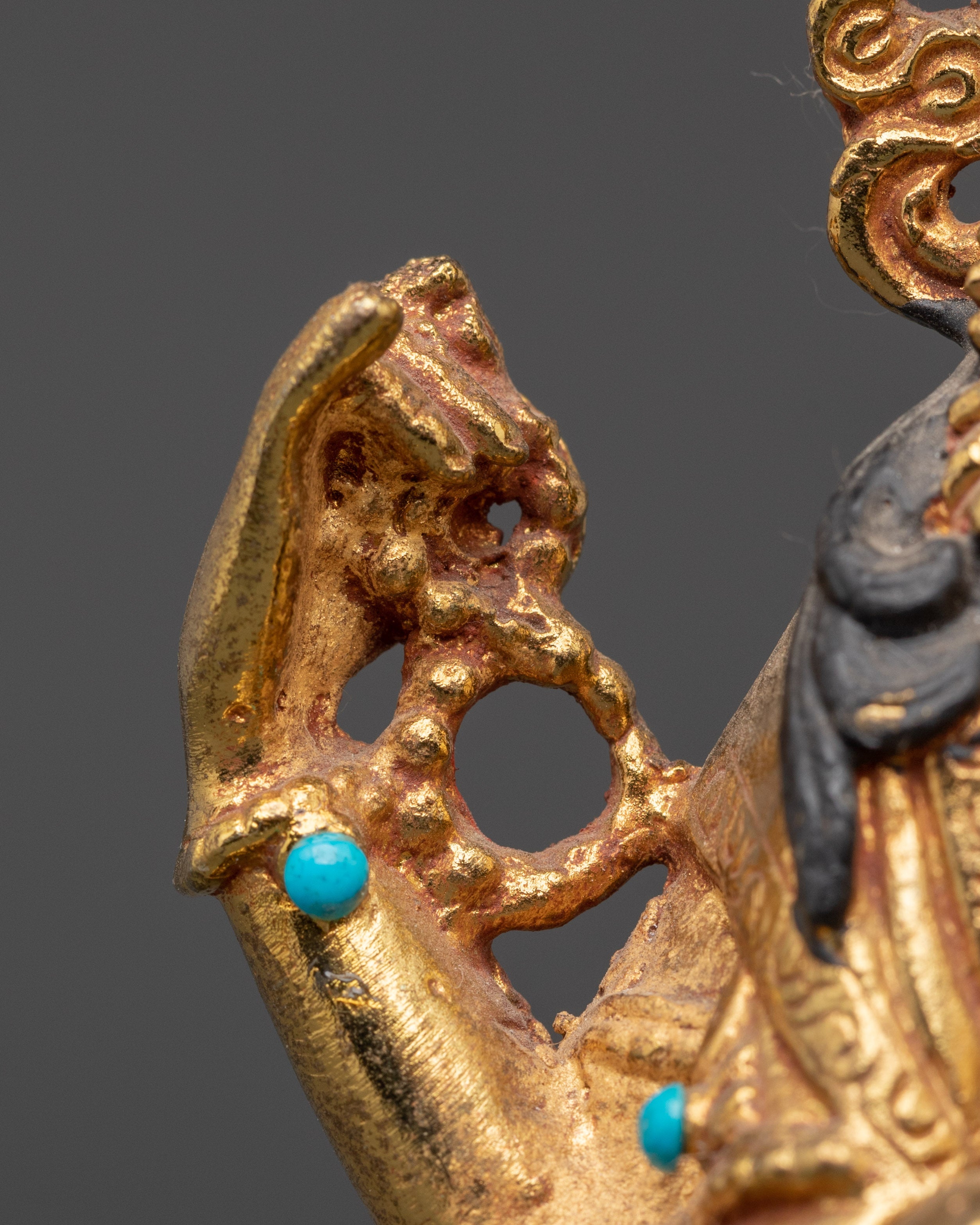 Turquoise Coral Inlaid Chenrezig Statue | Statue For Decor