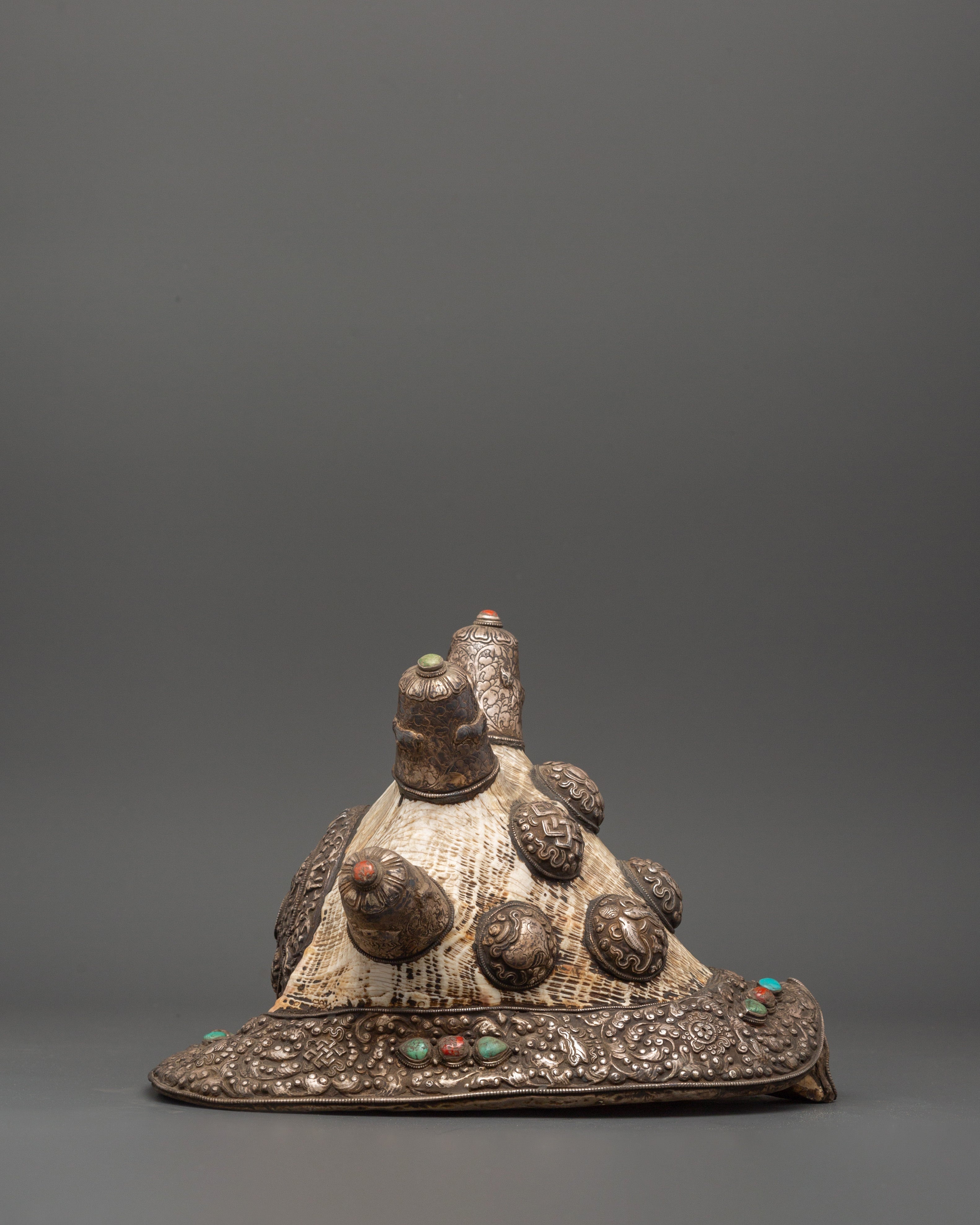 conch-with-8-auspicious-symbols