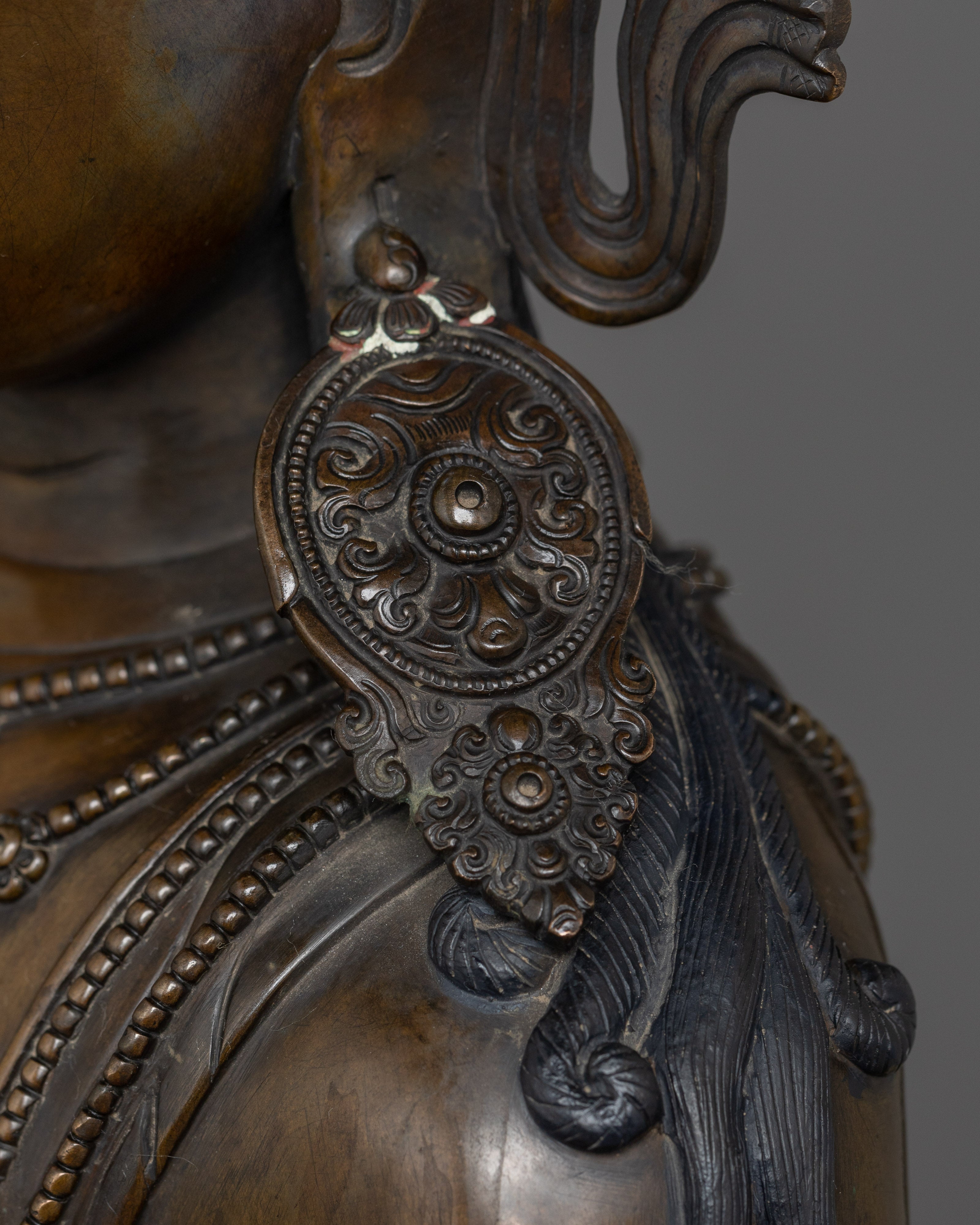 Figurine of Shakyamuni Buddha with Crown | Embodiment of Wisdom and Peace