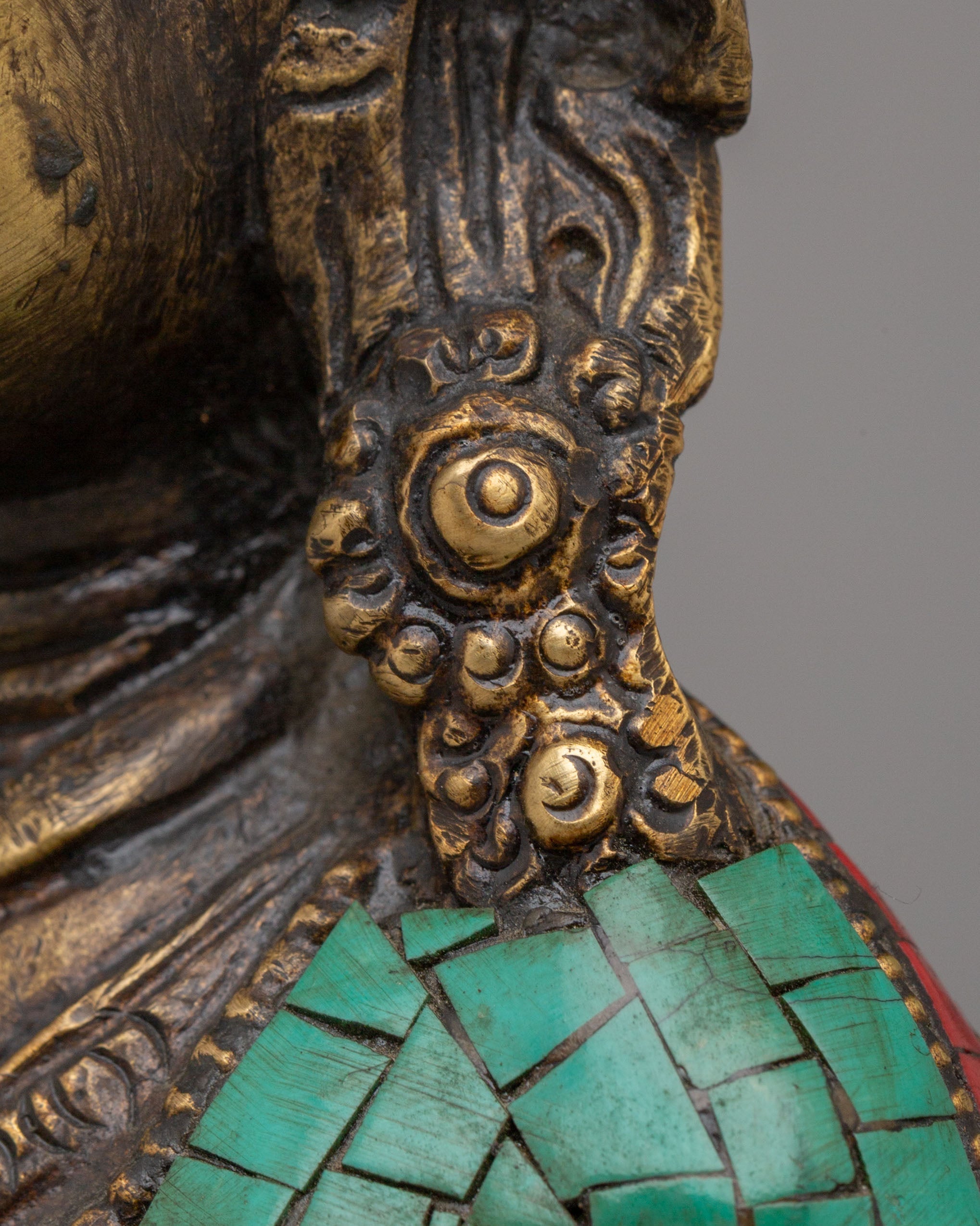 Traditional Guru Rinpoche Statue | Tibetan Masterpiece for Meditation & Rituals