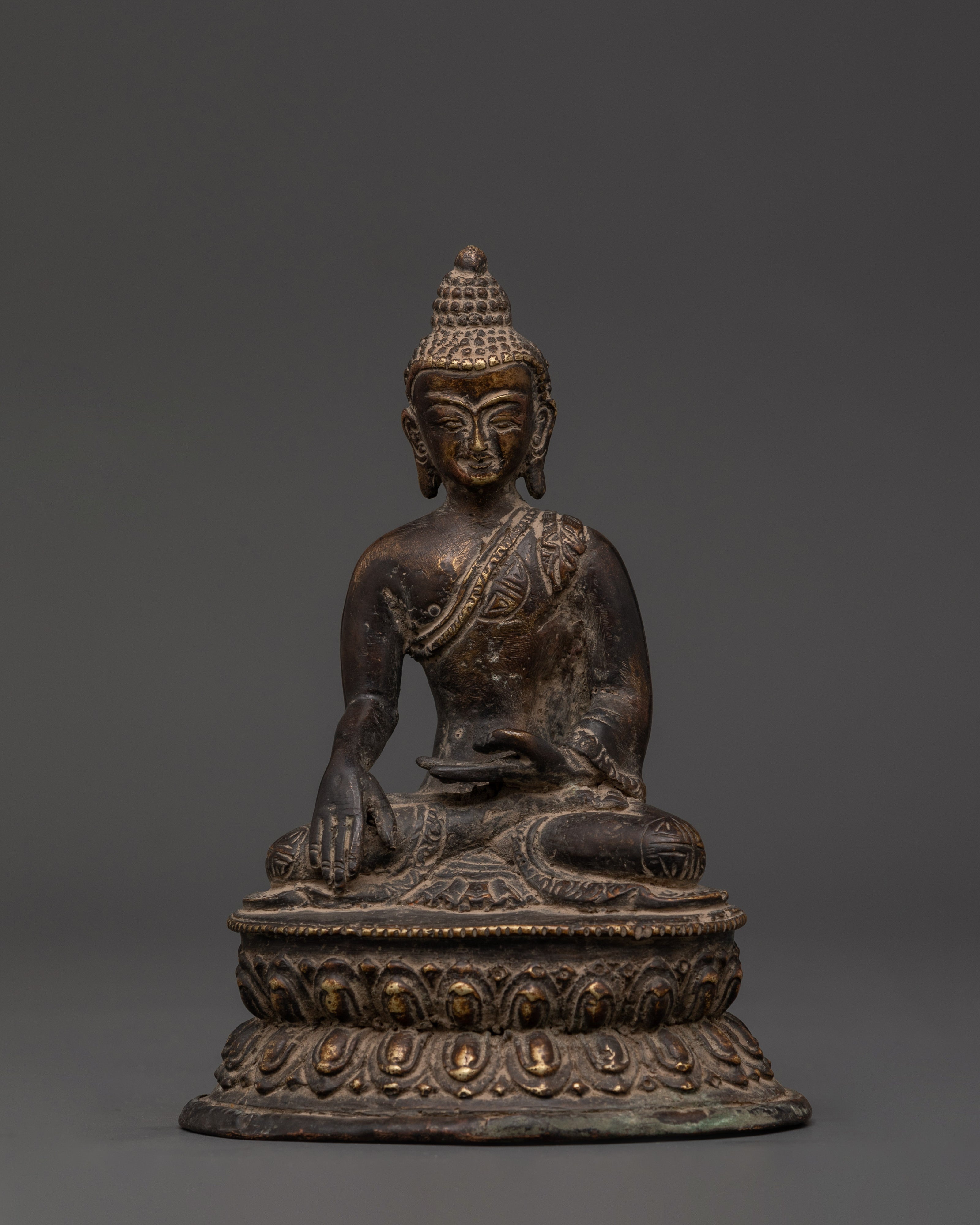 Antique Finish Shakyamuni Buddha Oxidized Copper Statue