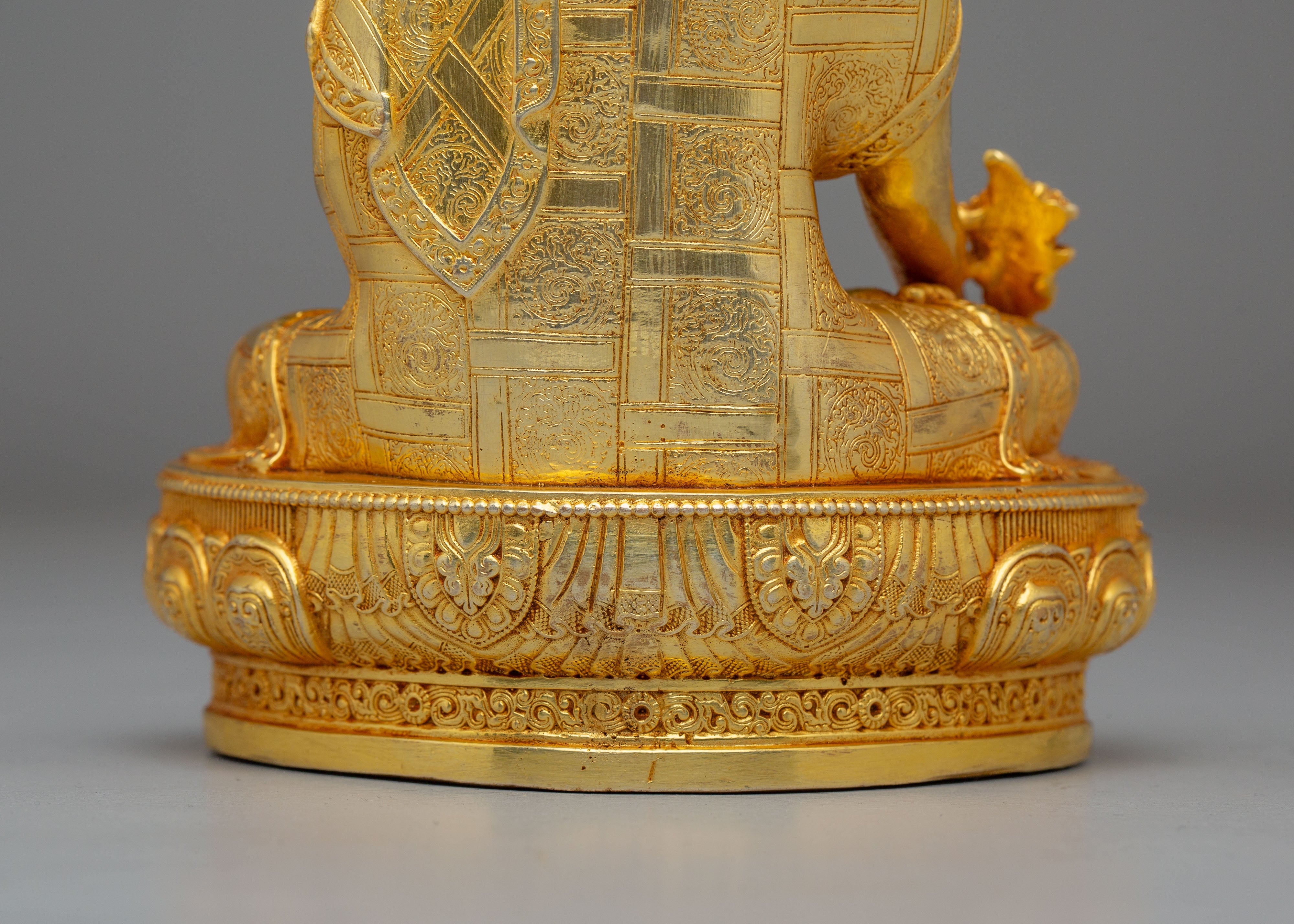 Medicine Buddha Statue with Healing Power | Tibetan Healing Deity