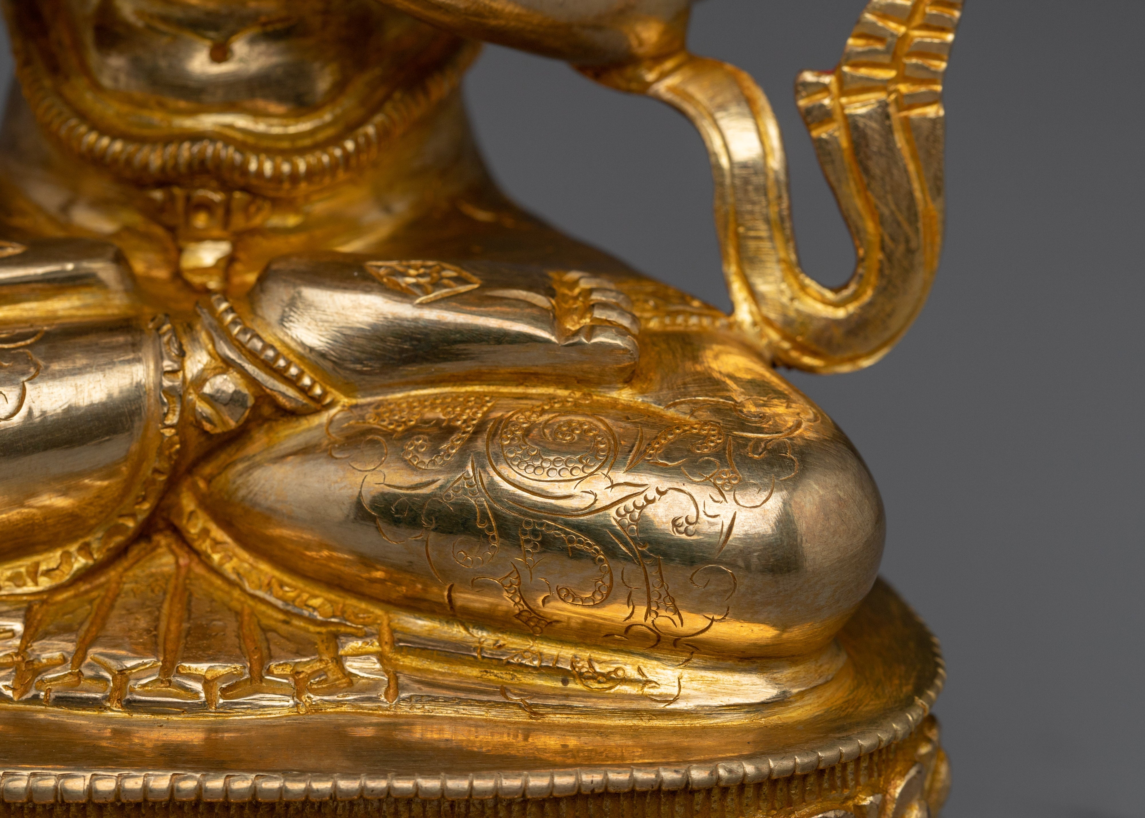 Divine Deity Chenrezig | Avalokiteshvara statue