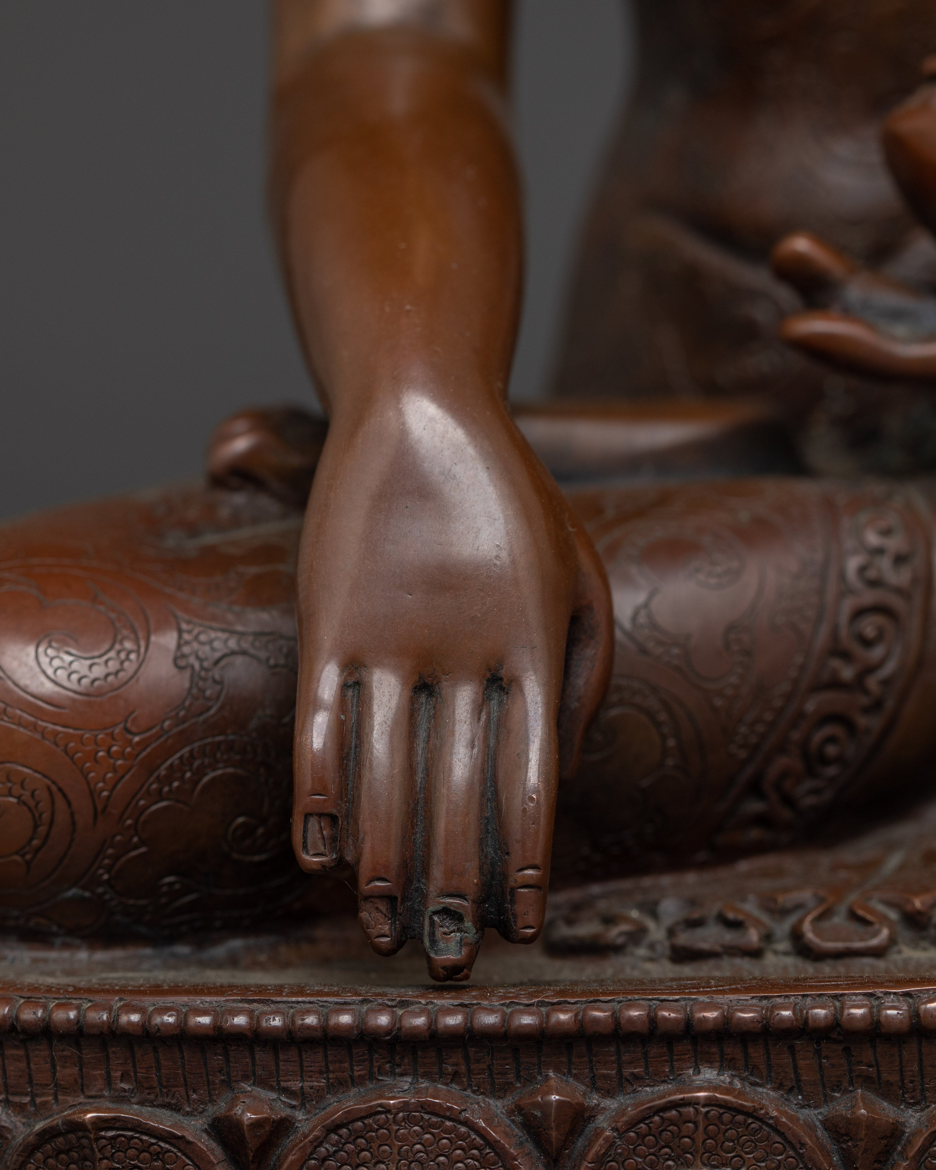 Oxidized Peaceful Gautama Buddha Statue | Shakyamuni Buddha Artwork