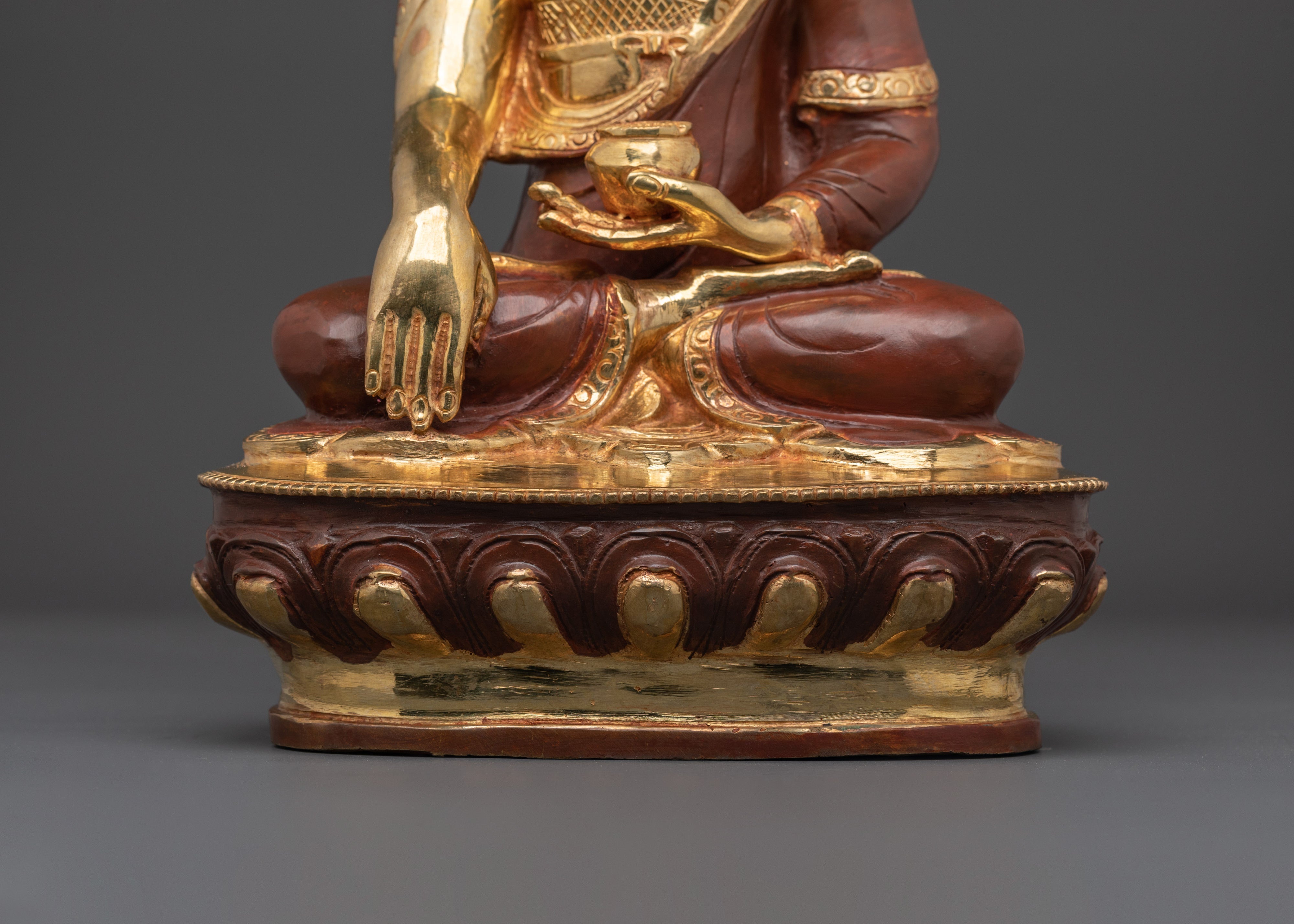 Shakyamuni Buddha Statue for Zen Decor | Symbol of the Path to Enlightenment