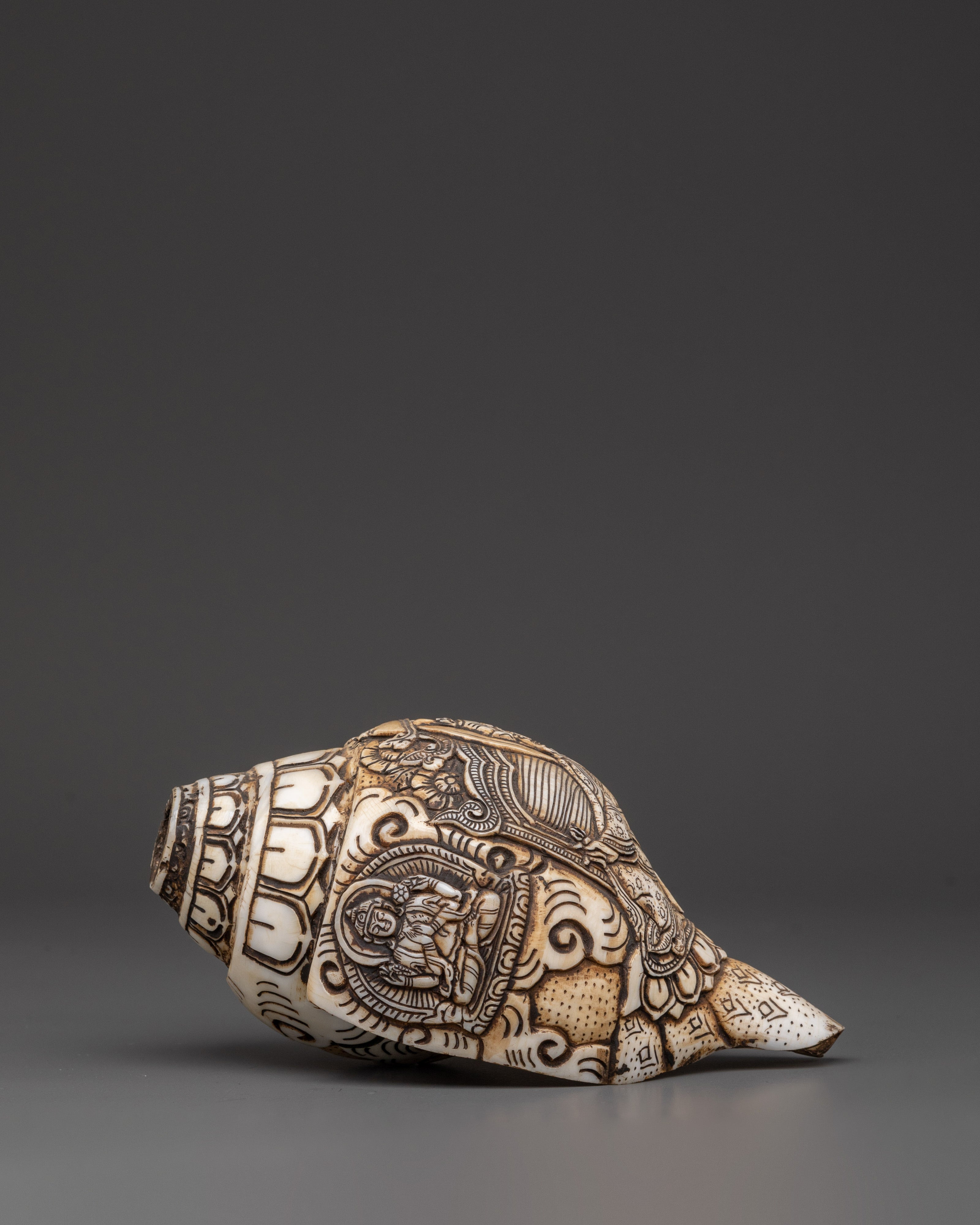 Conch with Guru Rinpoche Carving | Sacred Tibetan Ritual Sound Tool