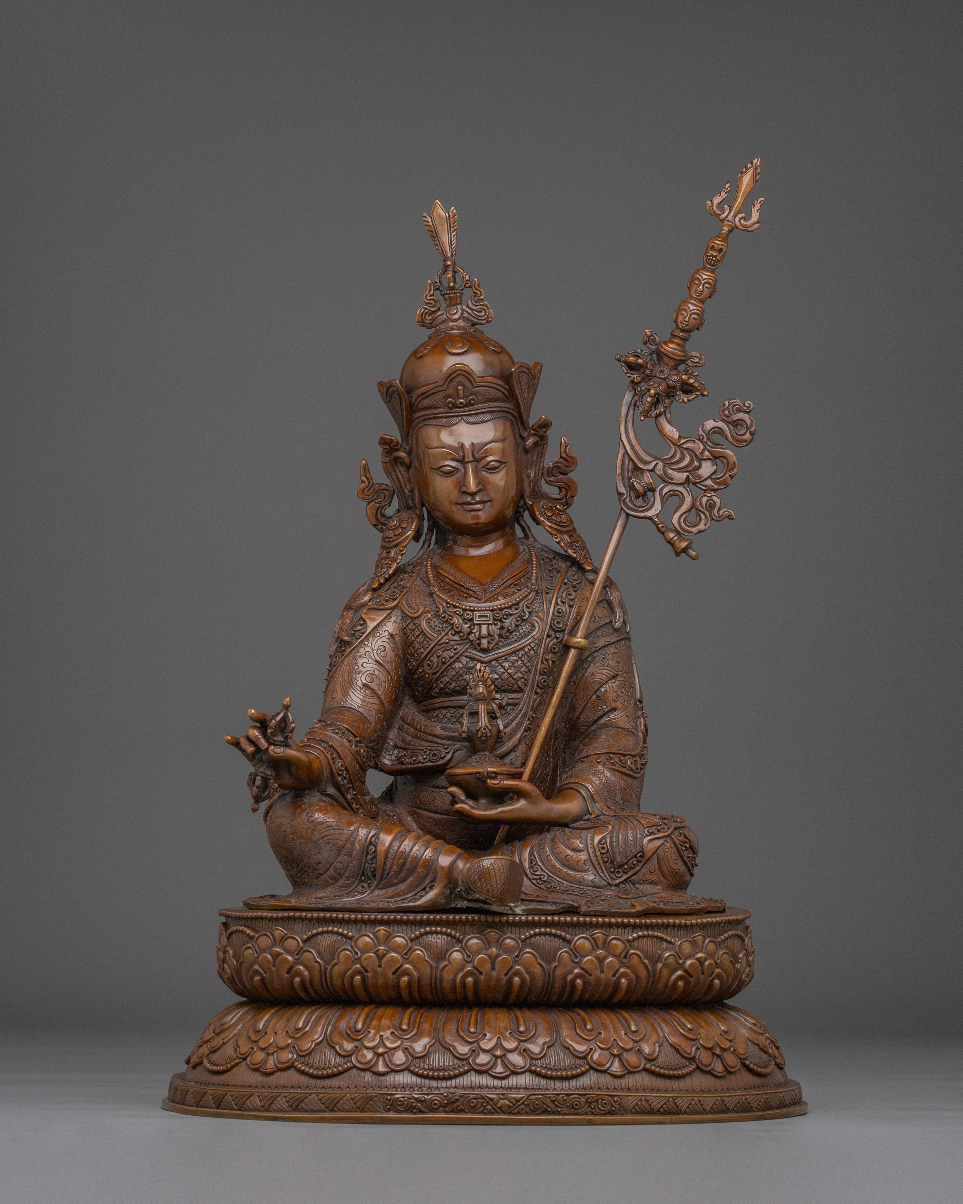 buddhist-teacher-statue-of-guru-rinpoche