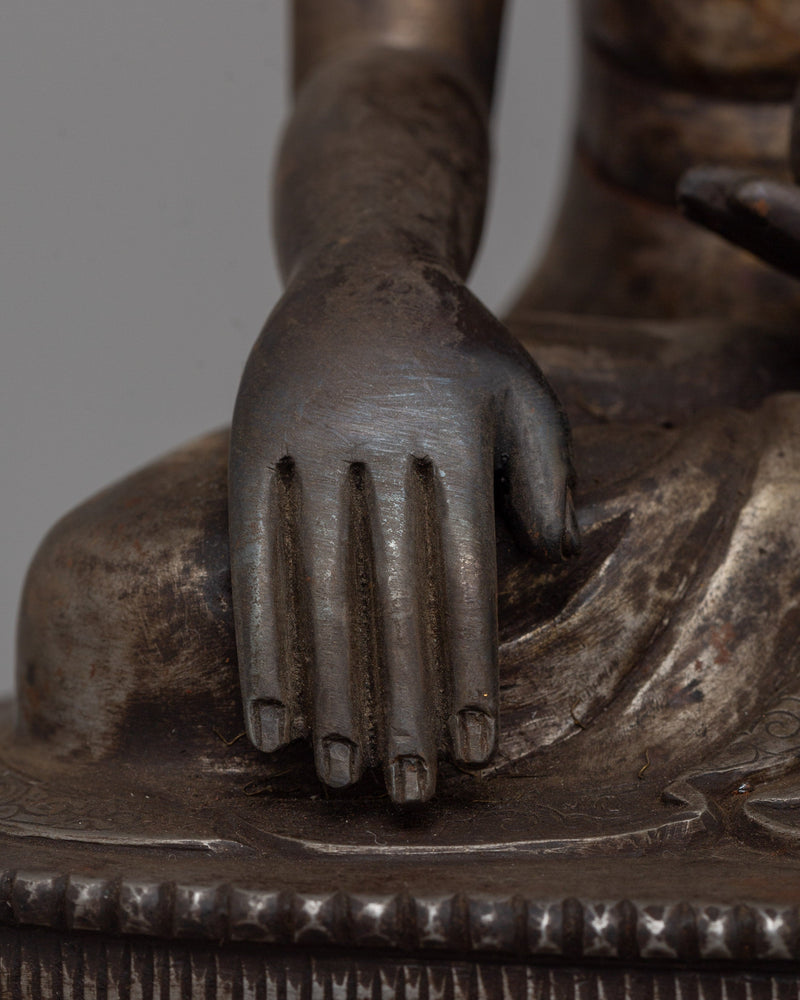 Iron Shakyamuni Buddha Statue | Traditional Buddhist Sculpture for Spiritual Practices