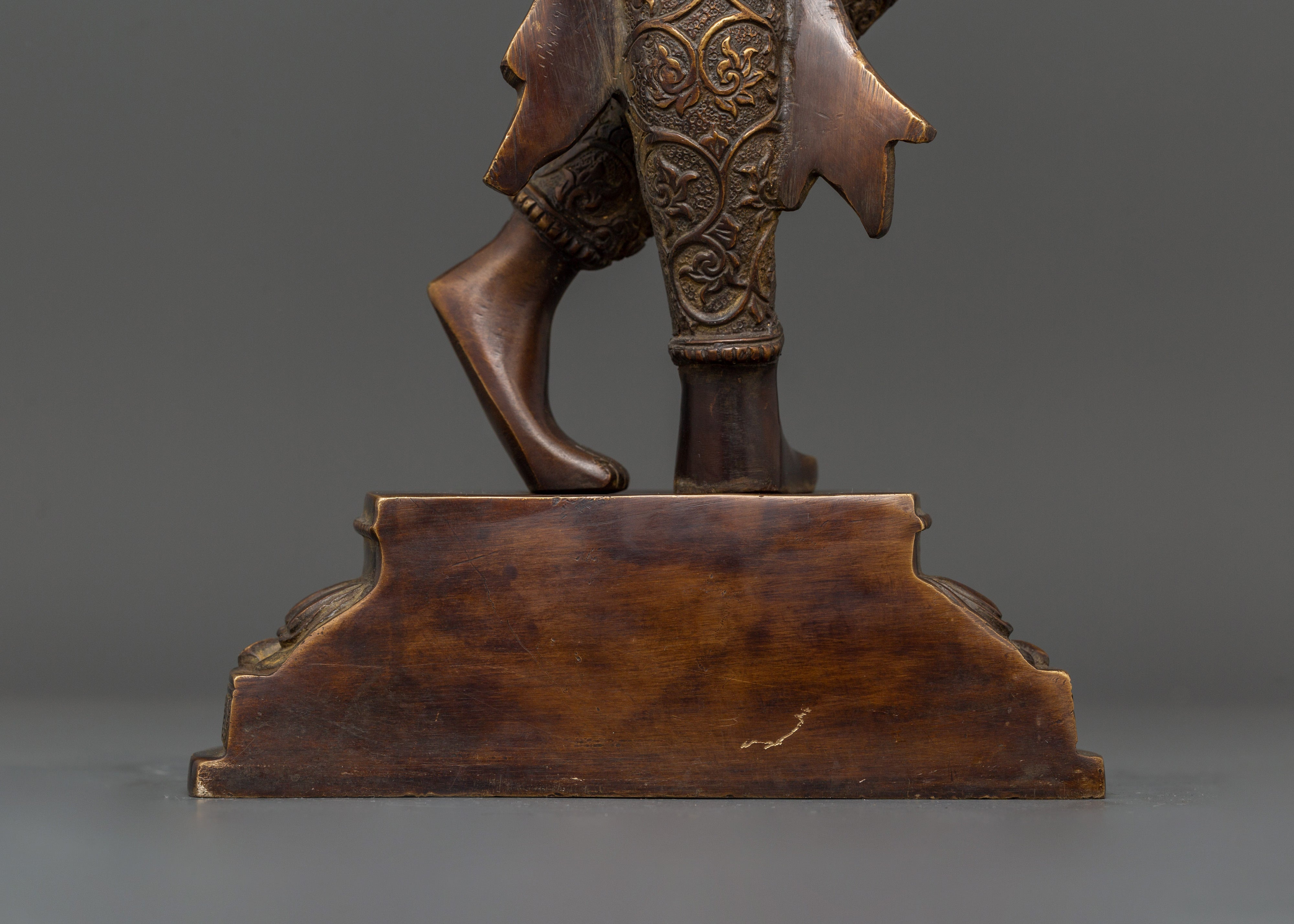 Standing Maya Devi Sculpture | Buddhist Art for Serenity and Devotion