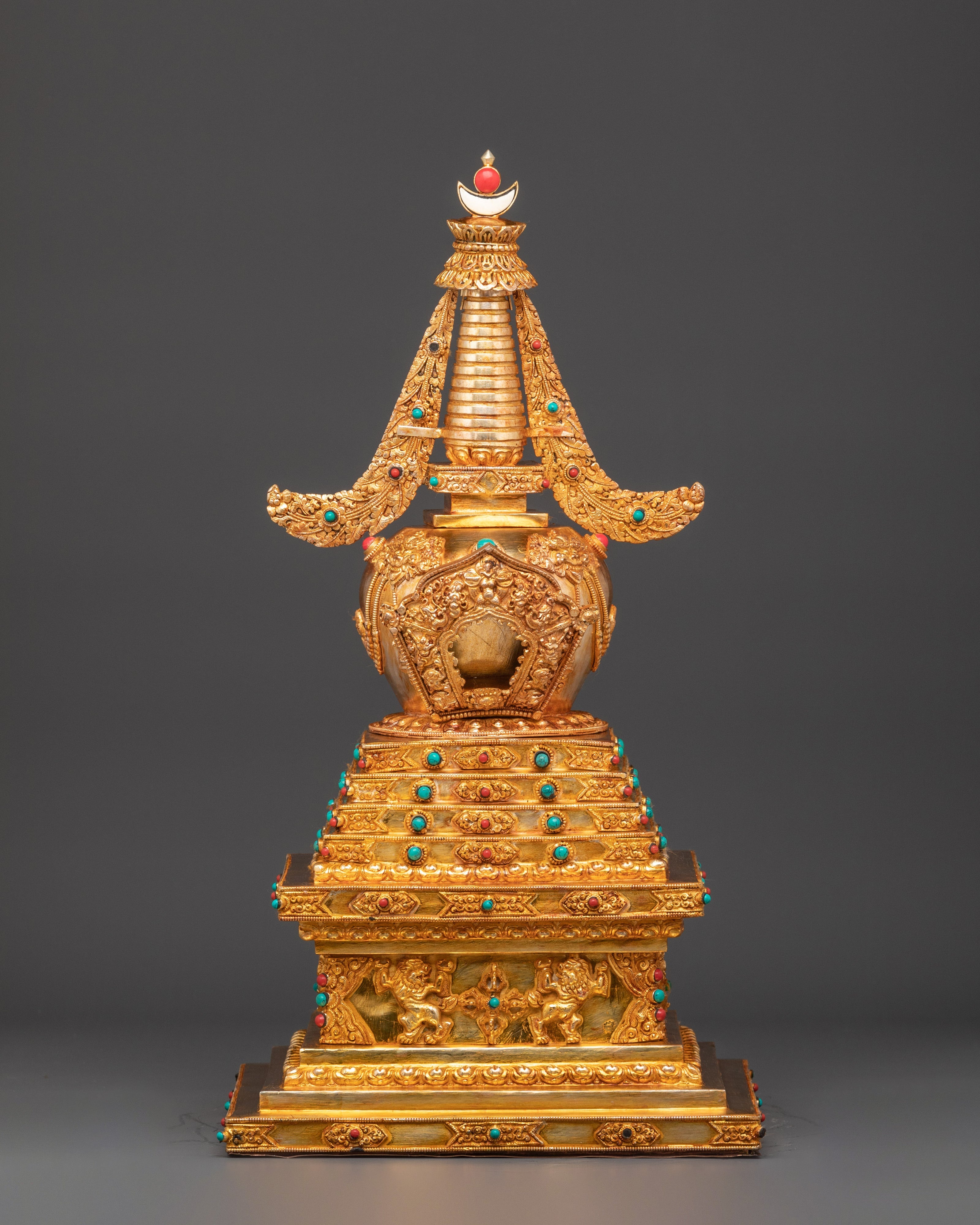 gold-plated-traditional-tibetan-stupa