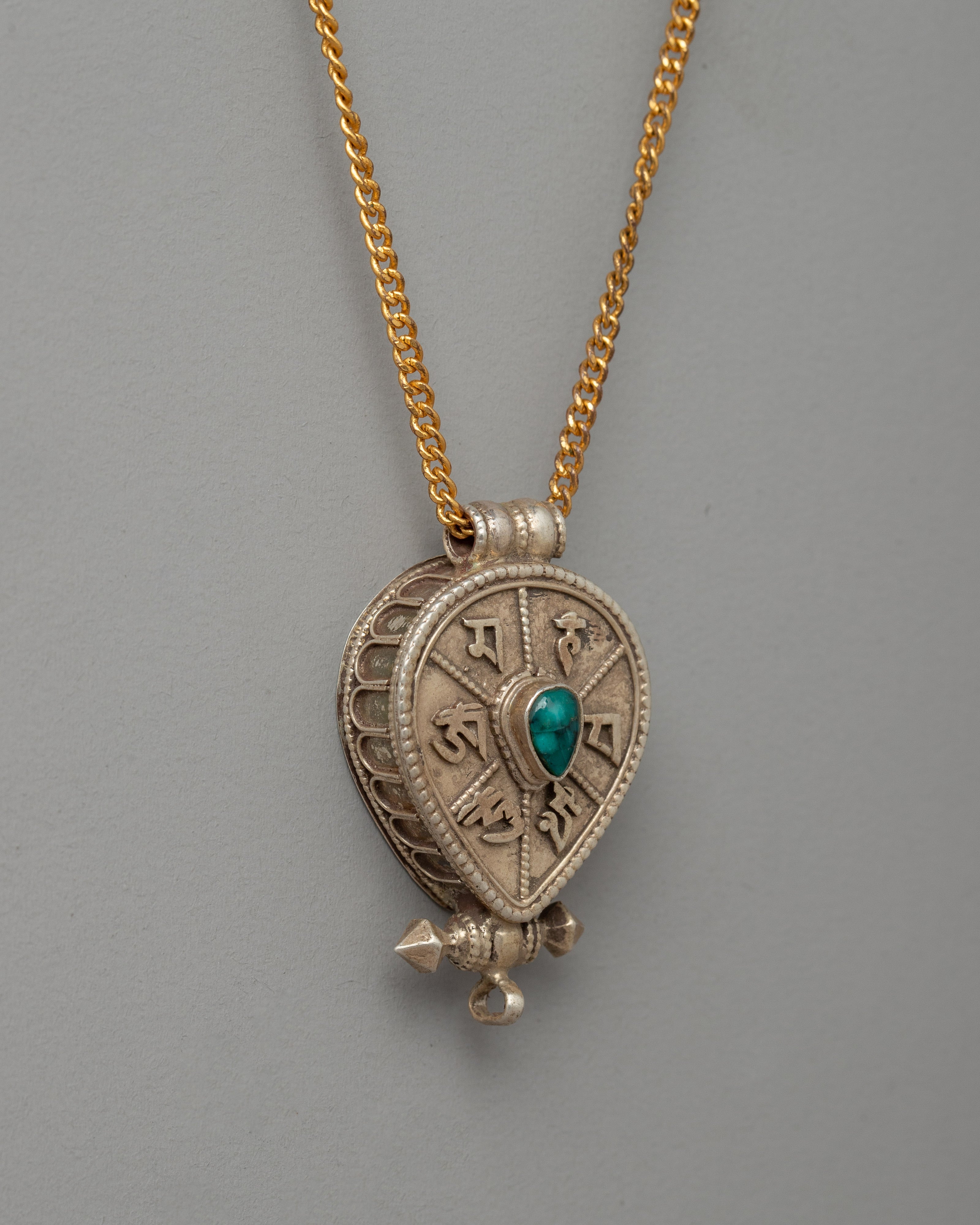 Ghau Box Mantra Locket | Sacred Symbol of Longevity and Protection
