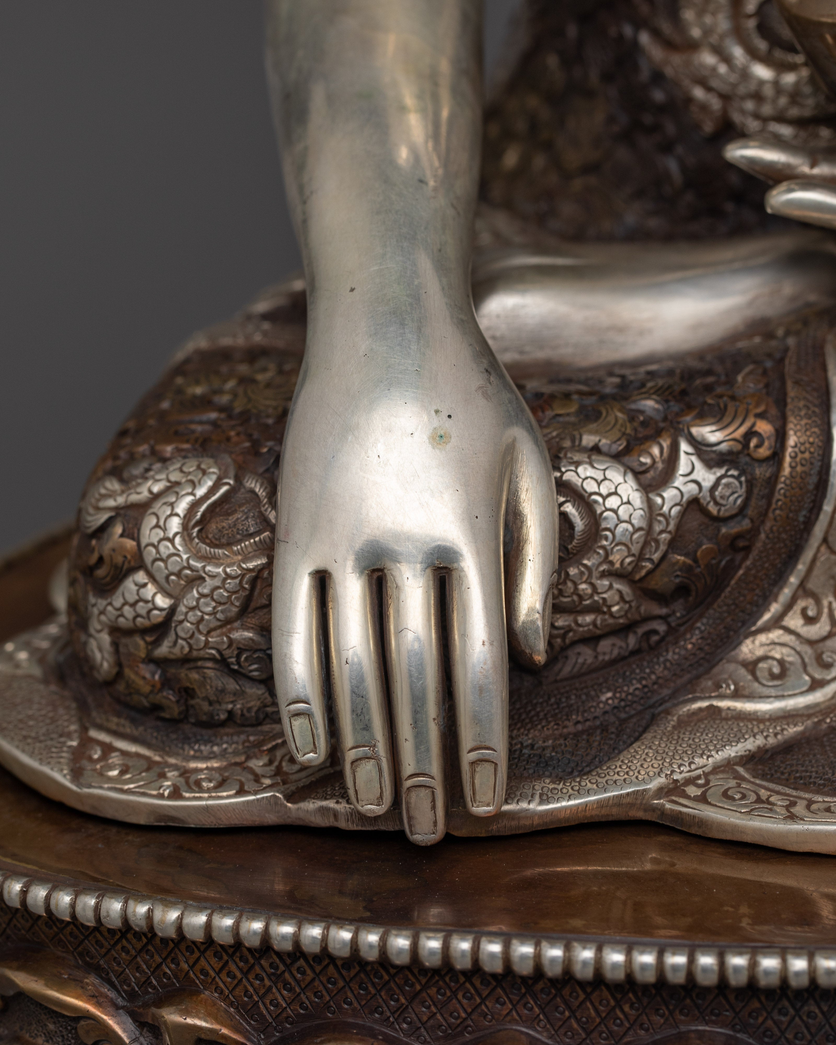 Enlightened Dharma Teacher Shakyamuni Buddha Statue | Symbol of Inner Harmony