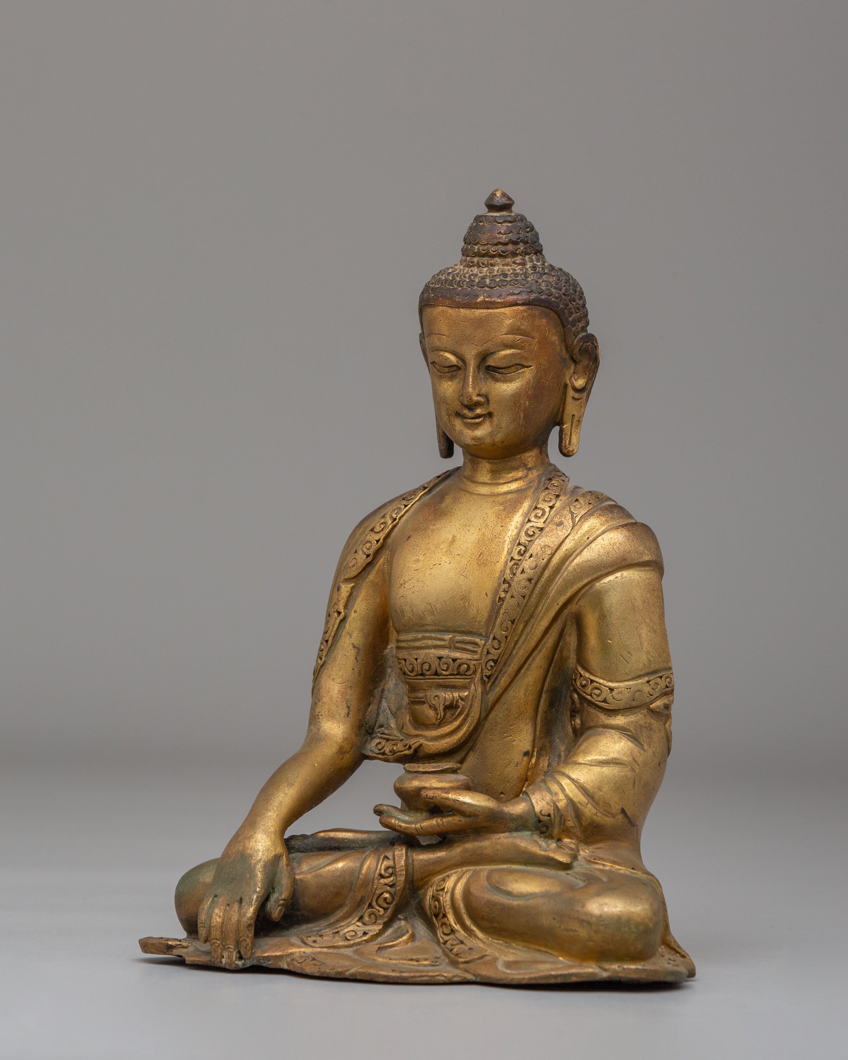 Historic Sage Shakyamuni Buddha Statue | Symbol of Enlightenment and Wisdom