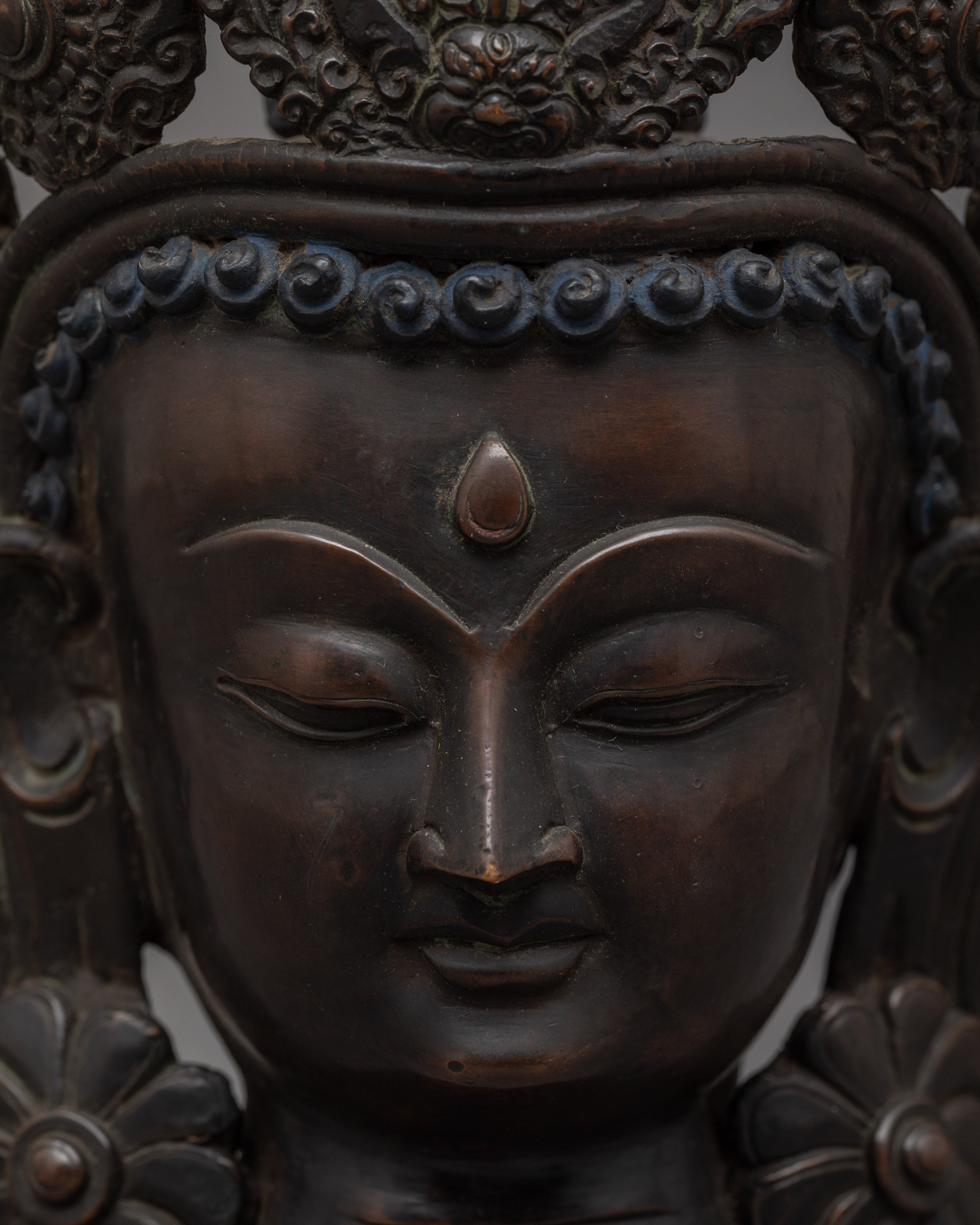 Crown Buddha Head Statue | Symbol of Tranquility and Peace