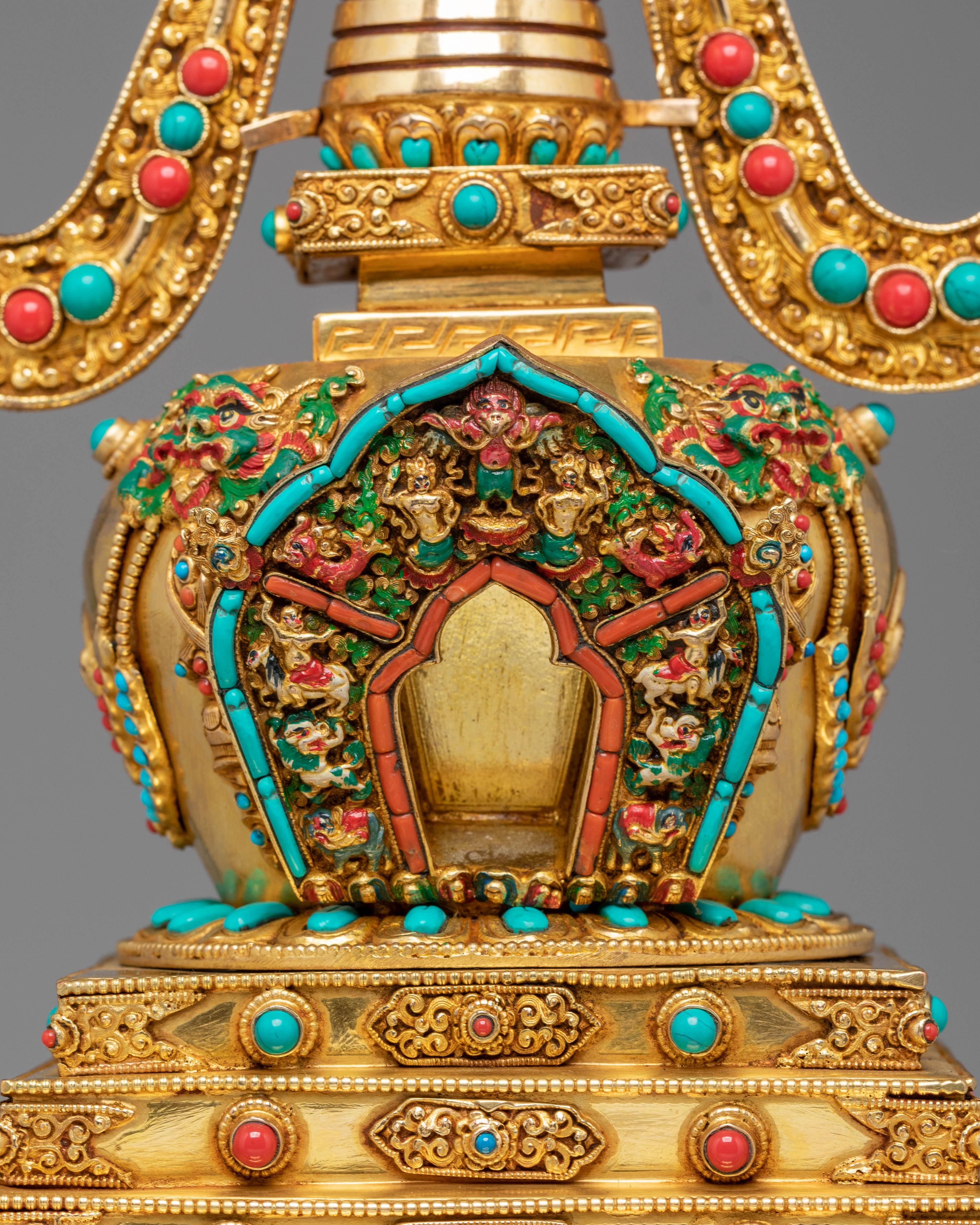 Traditional Tibetan Golden Stupa | Buddhist Stupa for Ceremonies