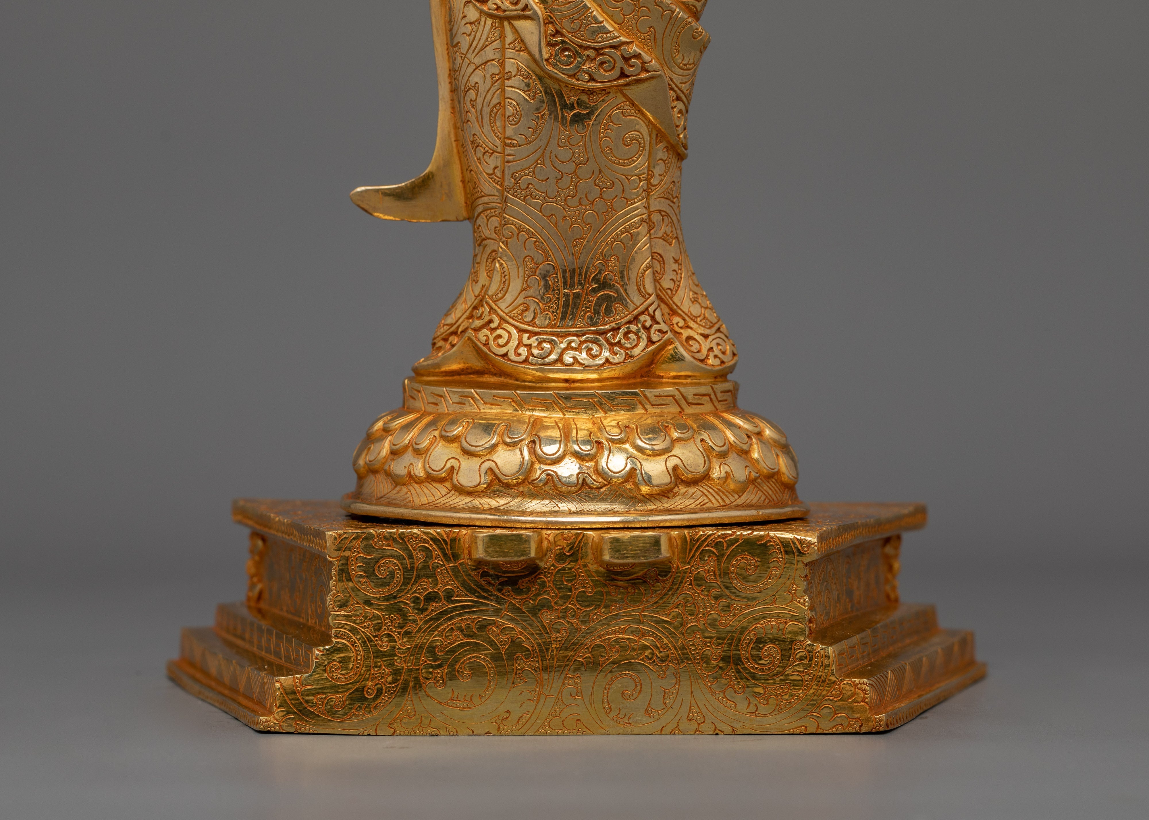 Sculpture of Standing Guru Rinpoche | The Lotus-Born Guru of the Himalayas