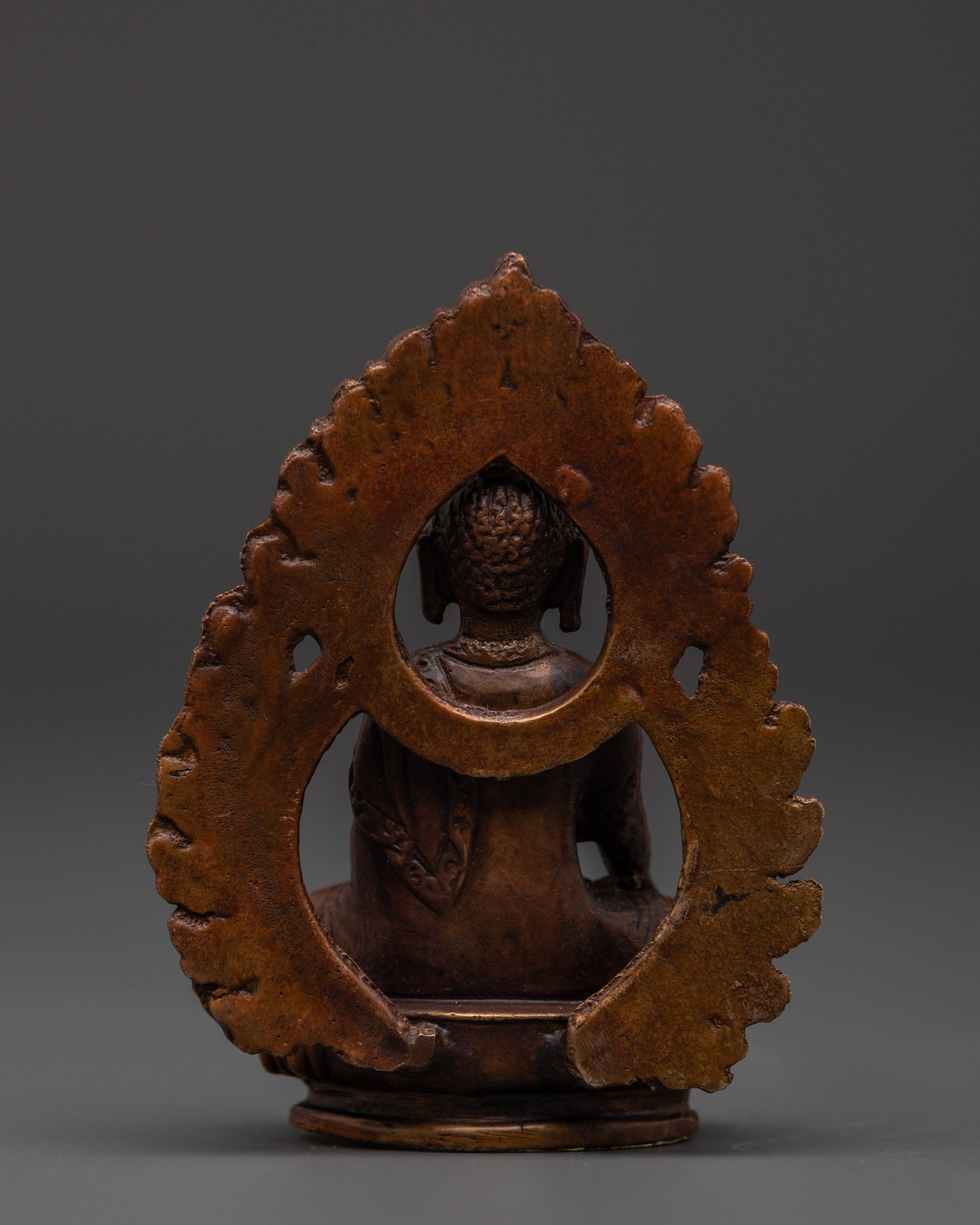 Shakyamuni Buddha Seated on Lotus Moon Disc for Dharma Practice