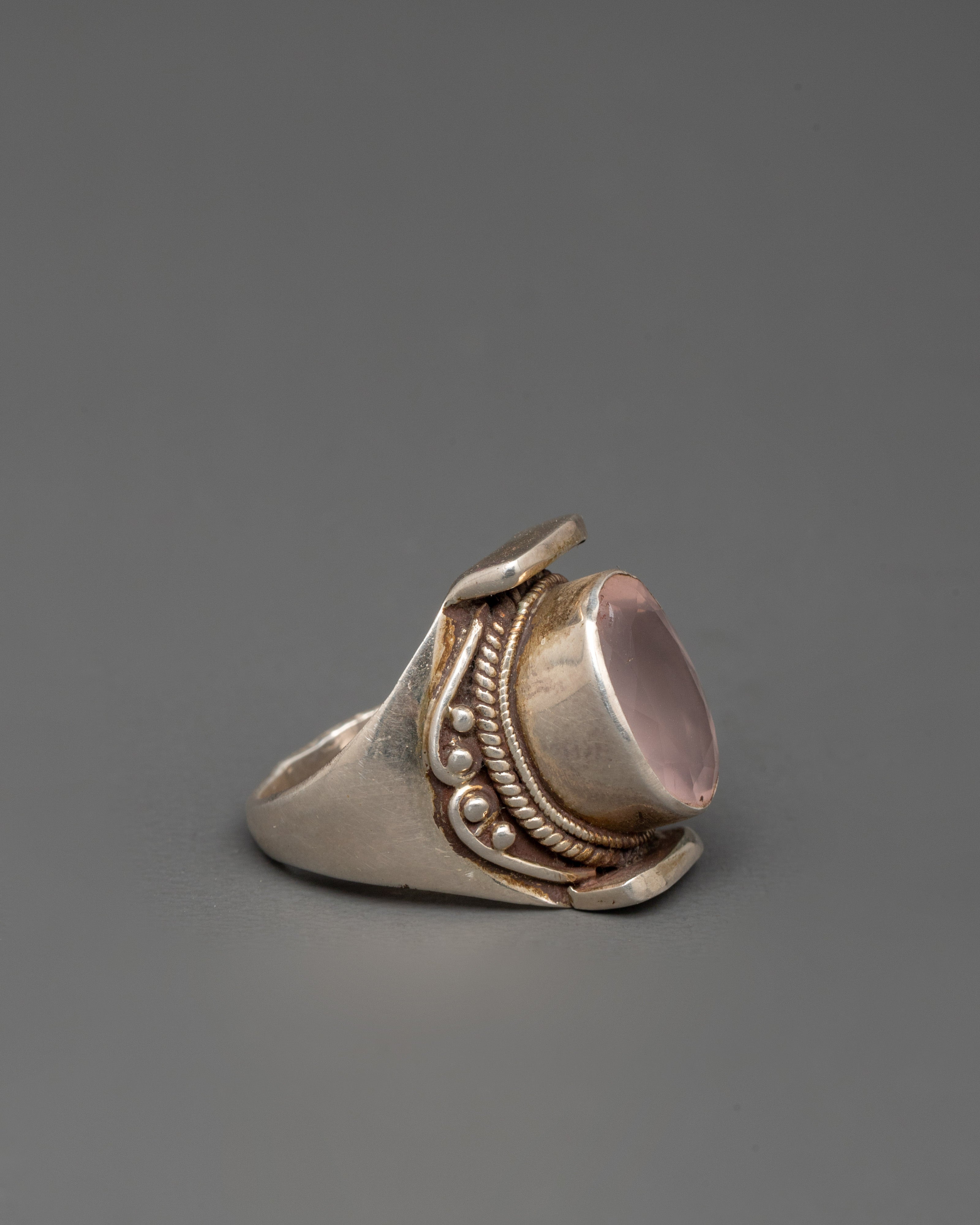 Elegant Sterling Silver Ring | Handcarved Craft