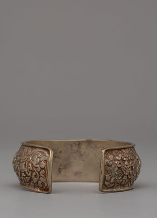 White Metal Tibetan Bracelet | Spiritual and Ethnic Style
