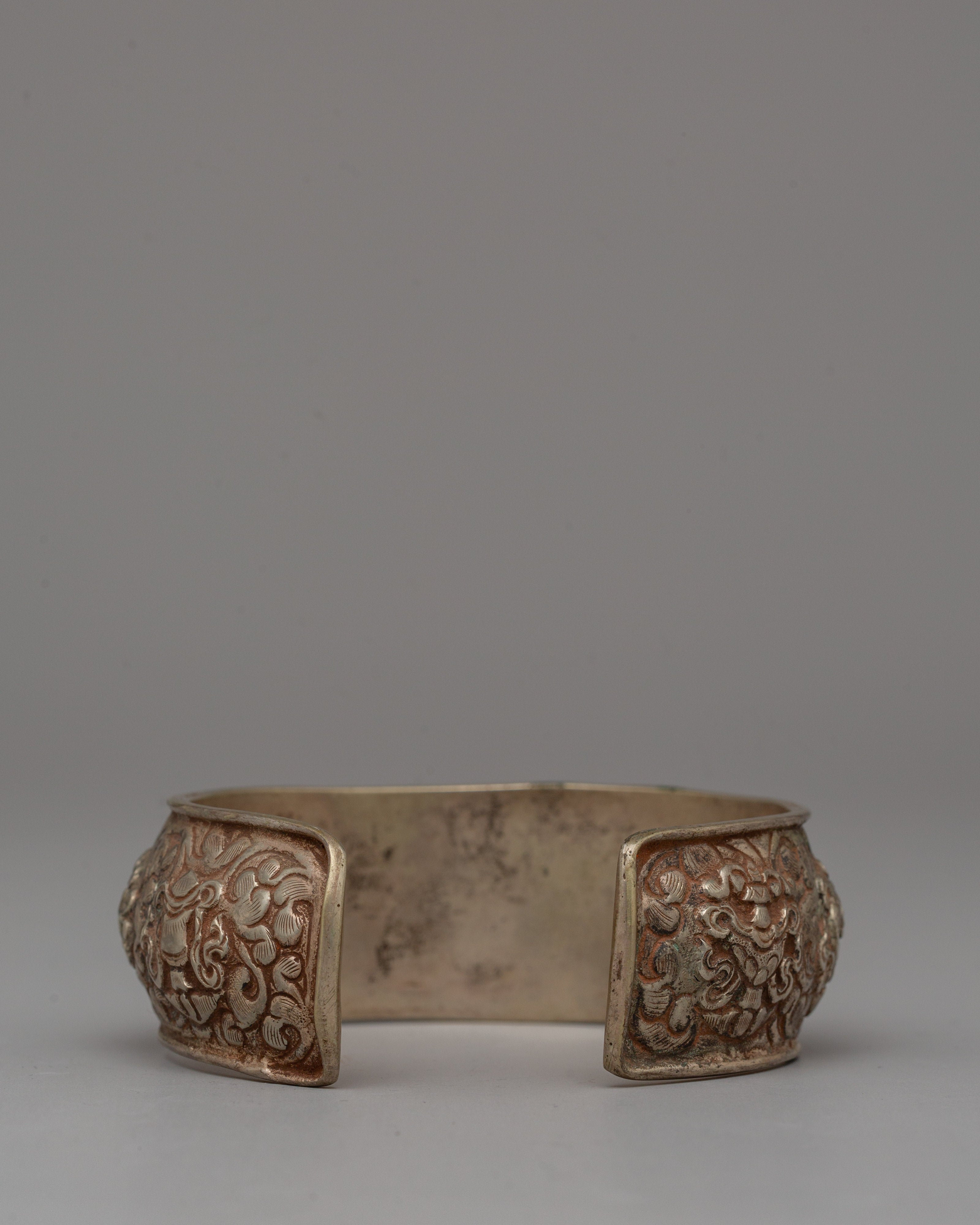 White Metal Tibetan Bracelet | Spiritual and Ethnic Style