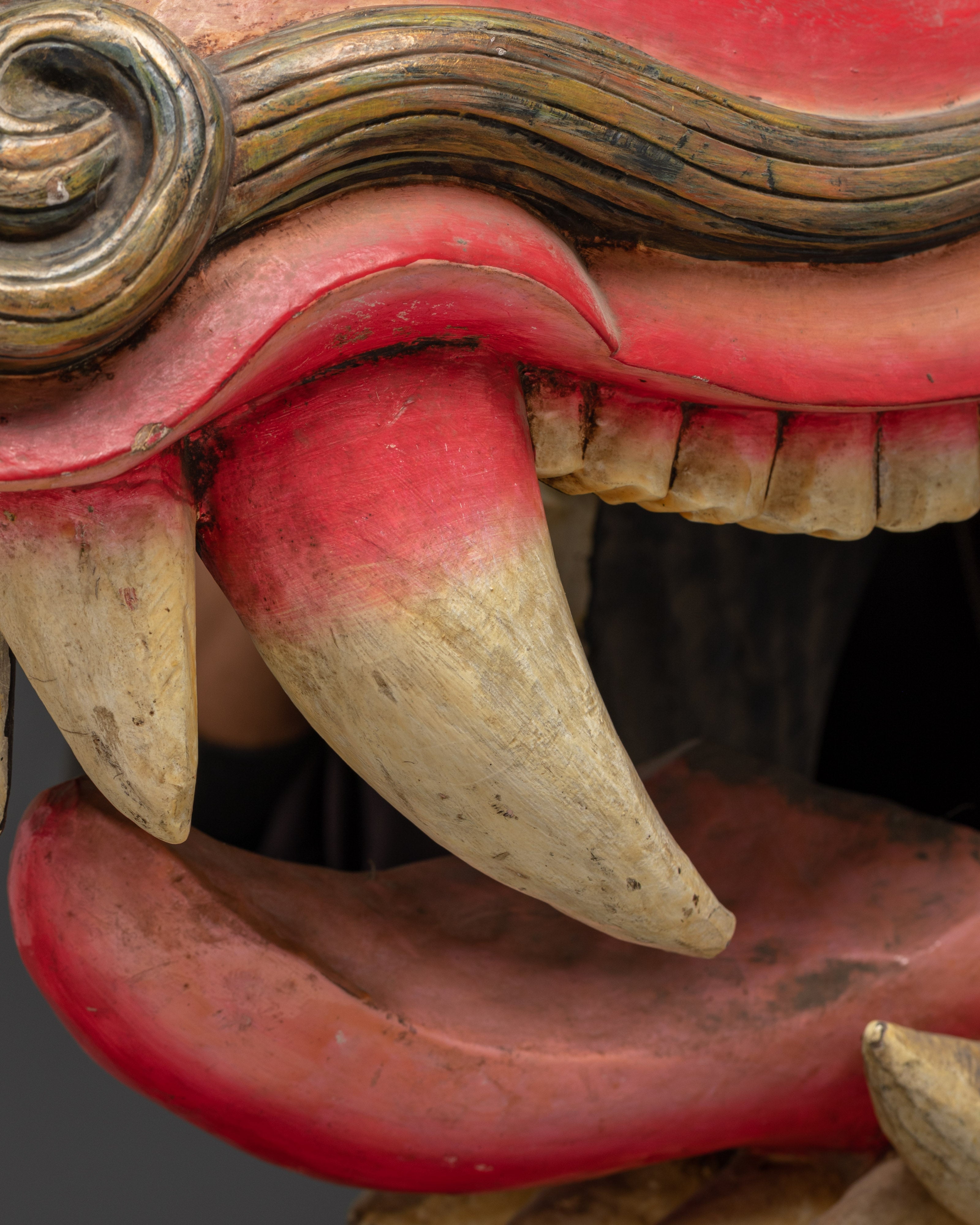 Wall Decor With Horns And Teeth | Handcrafted Art