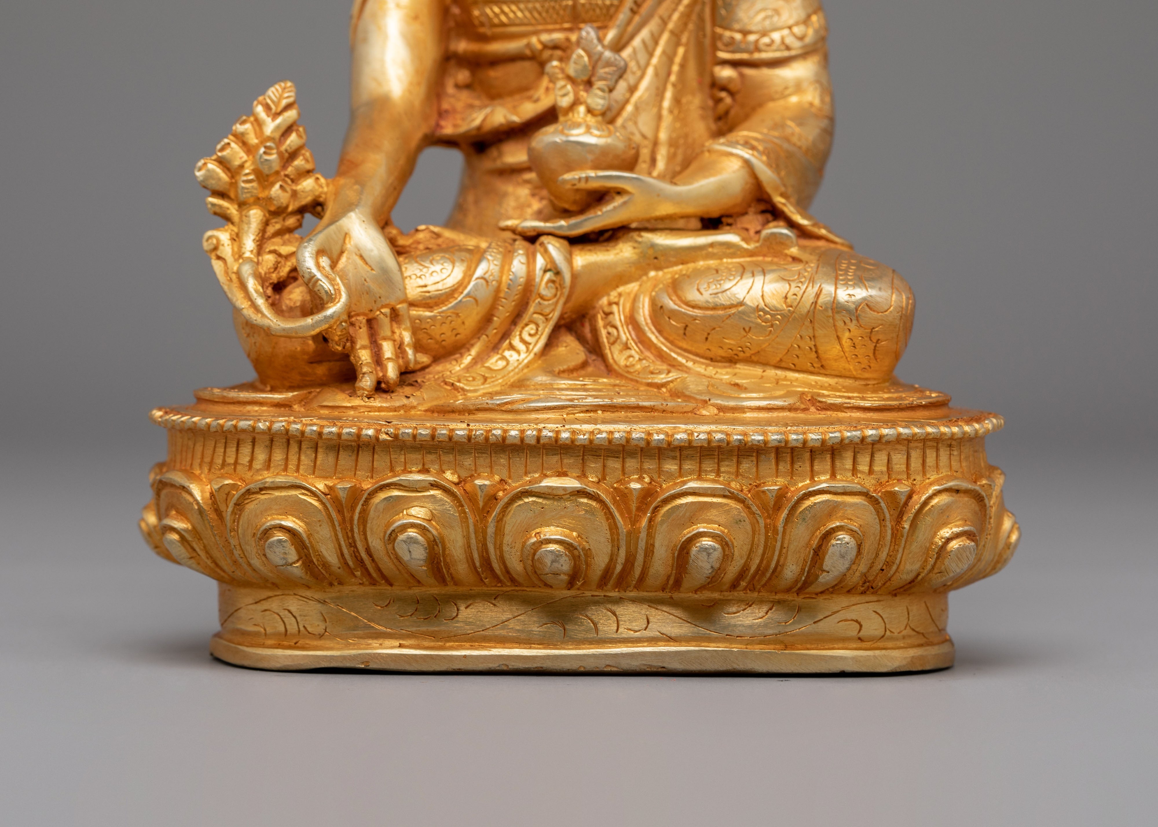 Bhaisajyaguru Medicine Buddha Statue | Symbol of Healing, Wisdom, and Compassion
