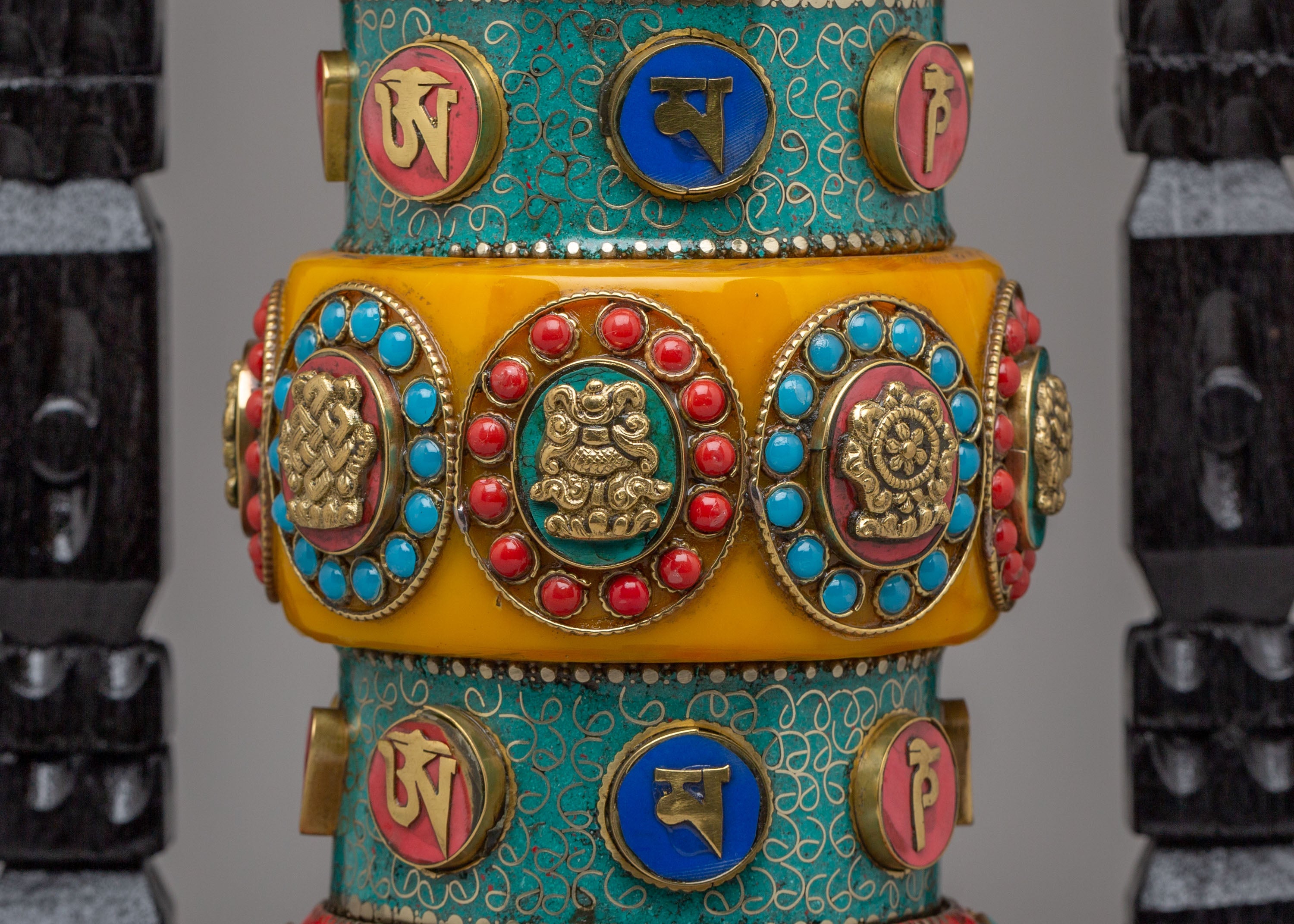Himalayan Ritual Prayer Wheel for Altar | Mantra Spinner for Spiritual Practices