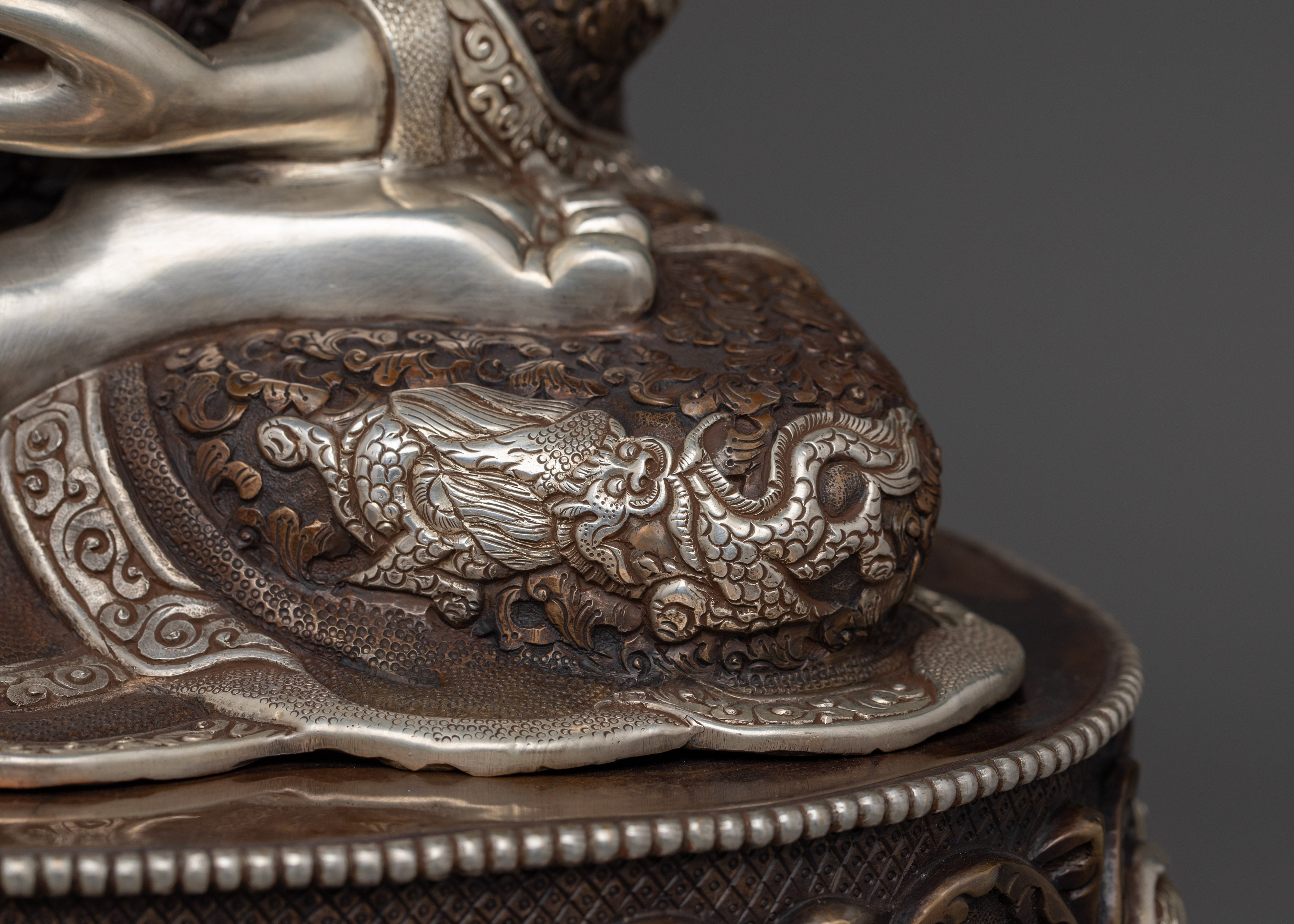 Enlightened Dharma Teacher Shakyamuni Buddha Statue | Symbol of Inner Harmony