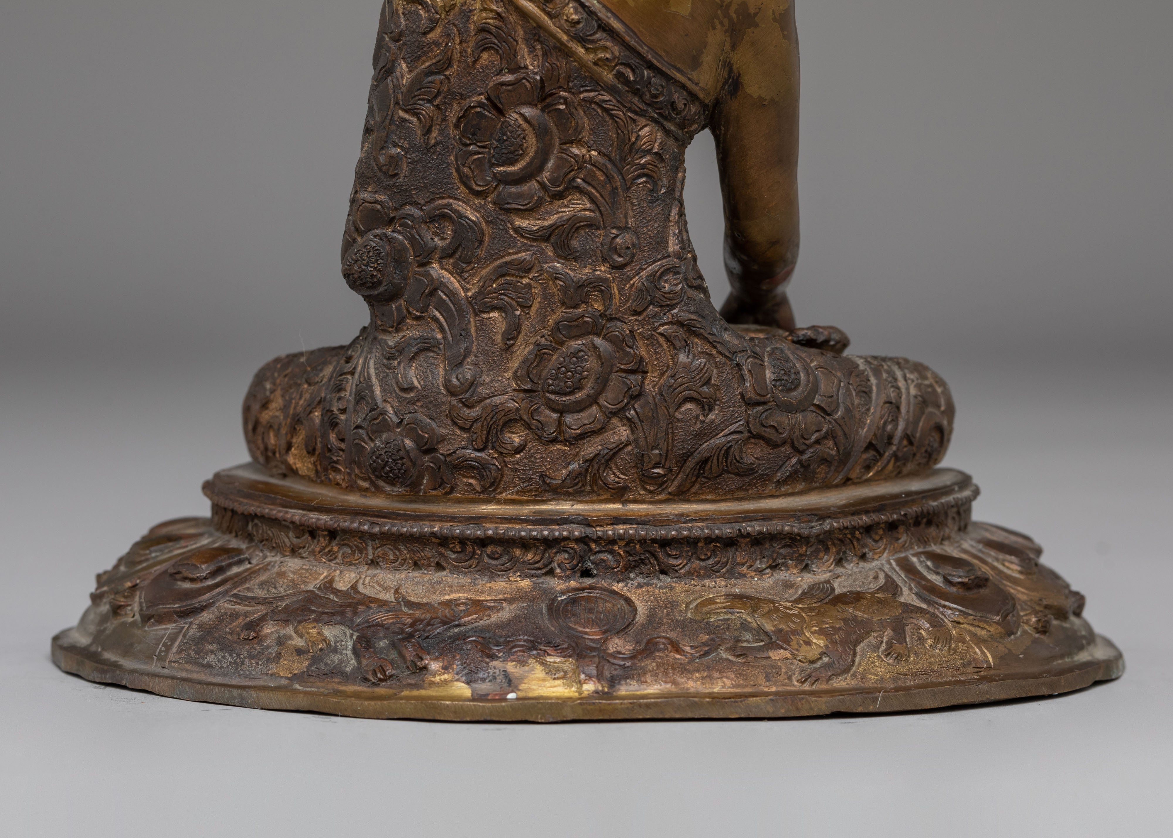 Sacred Statue of Shakyamuni Buddha | The Sage of Shakyas