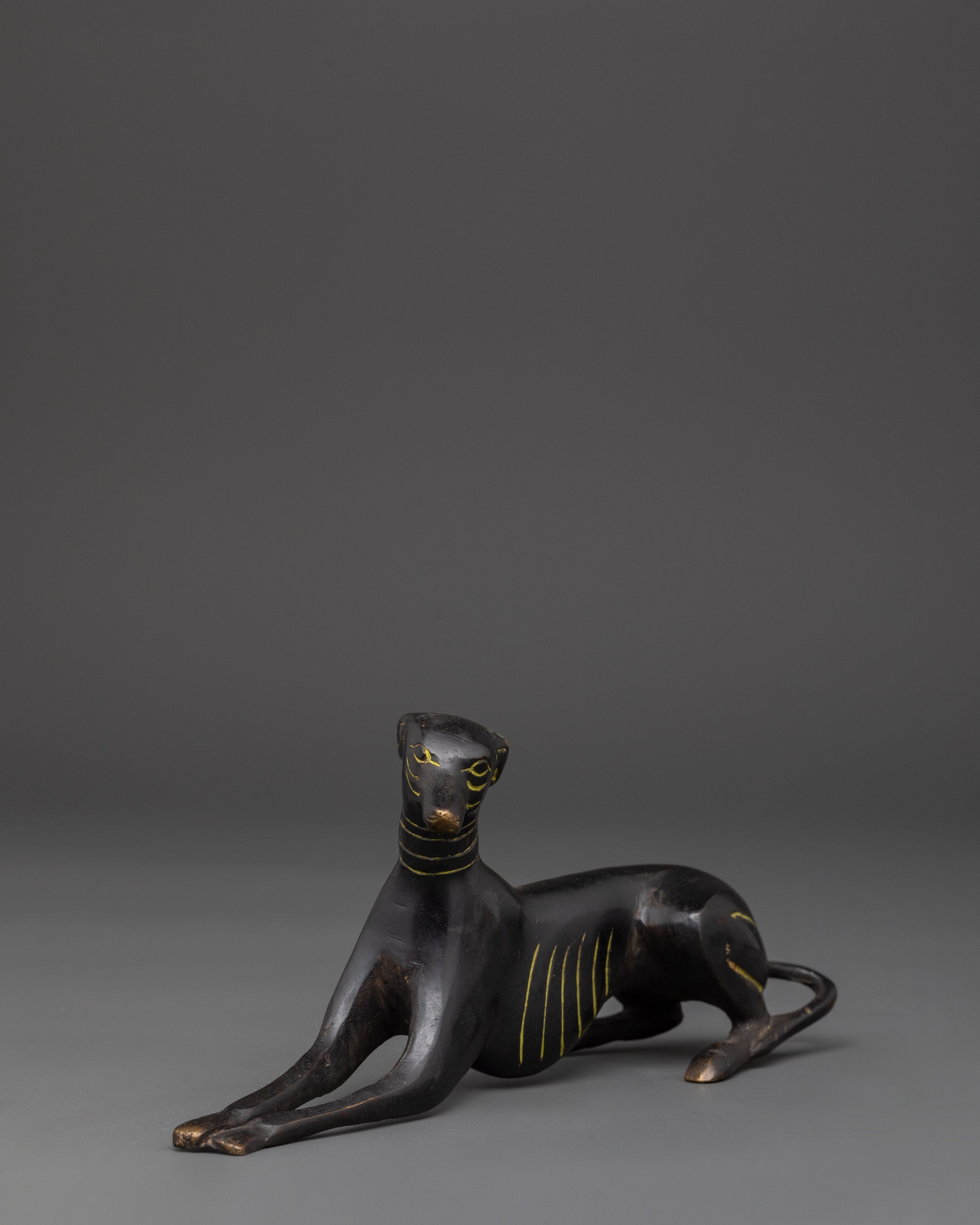  Protective Dog Statue 