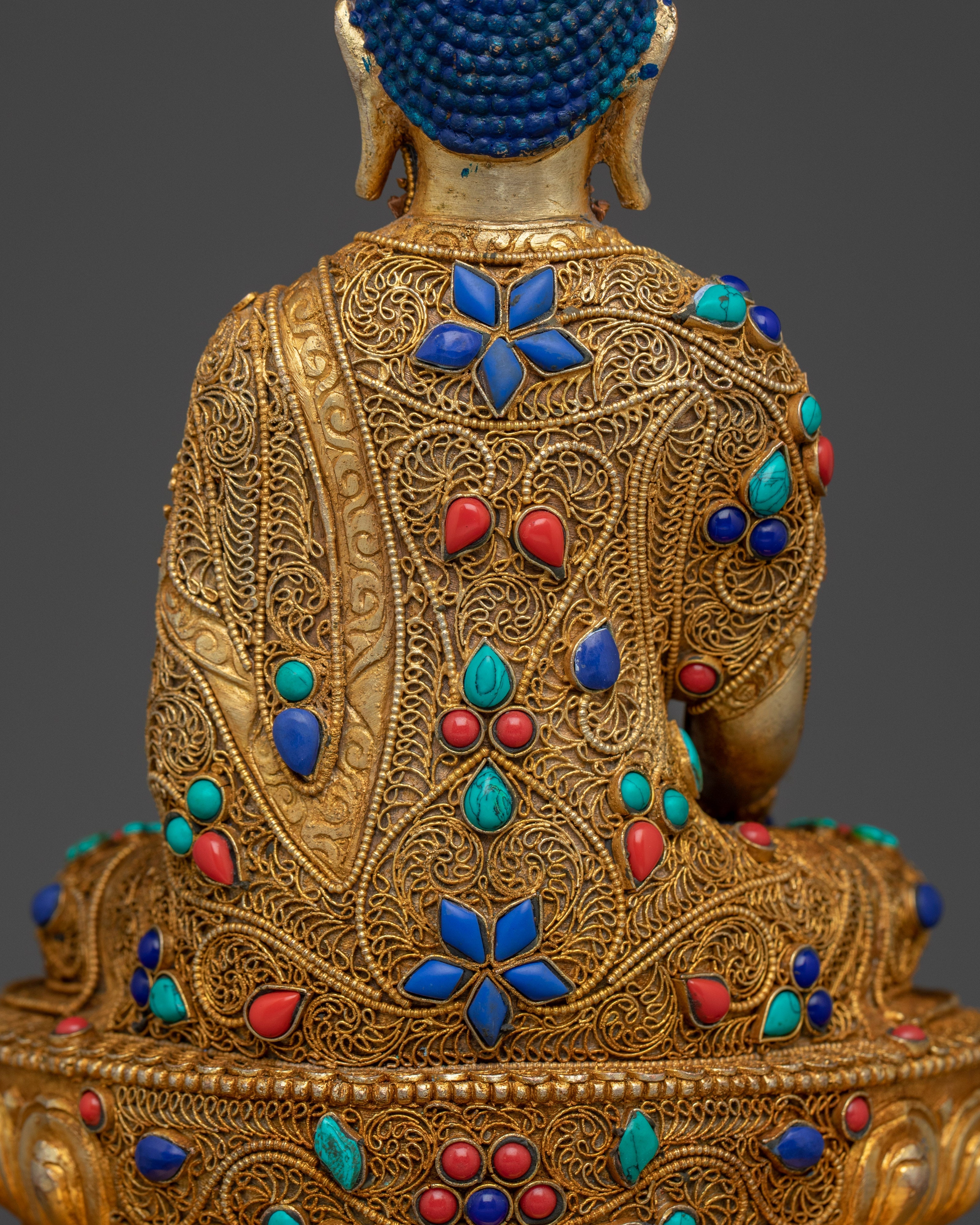 Statue of Shakyamuni Buddha on throne | Beautiful Throne