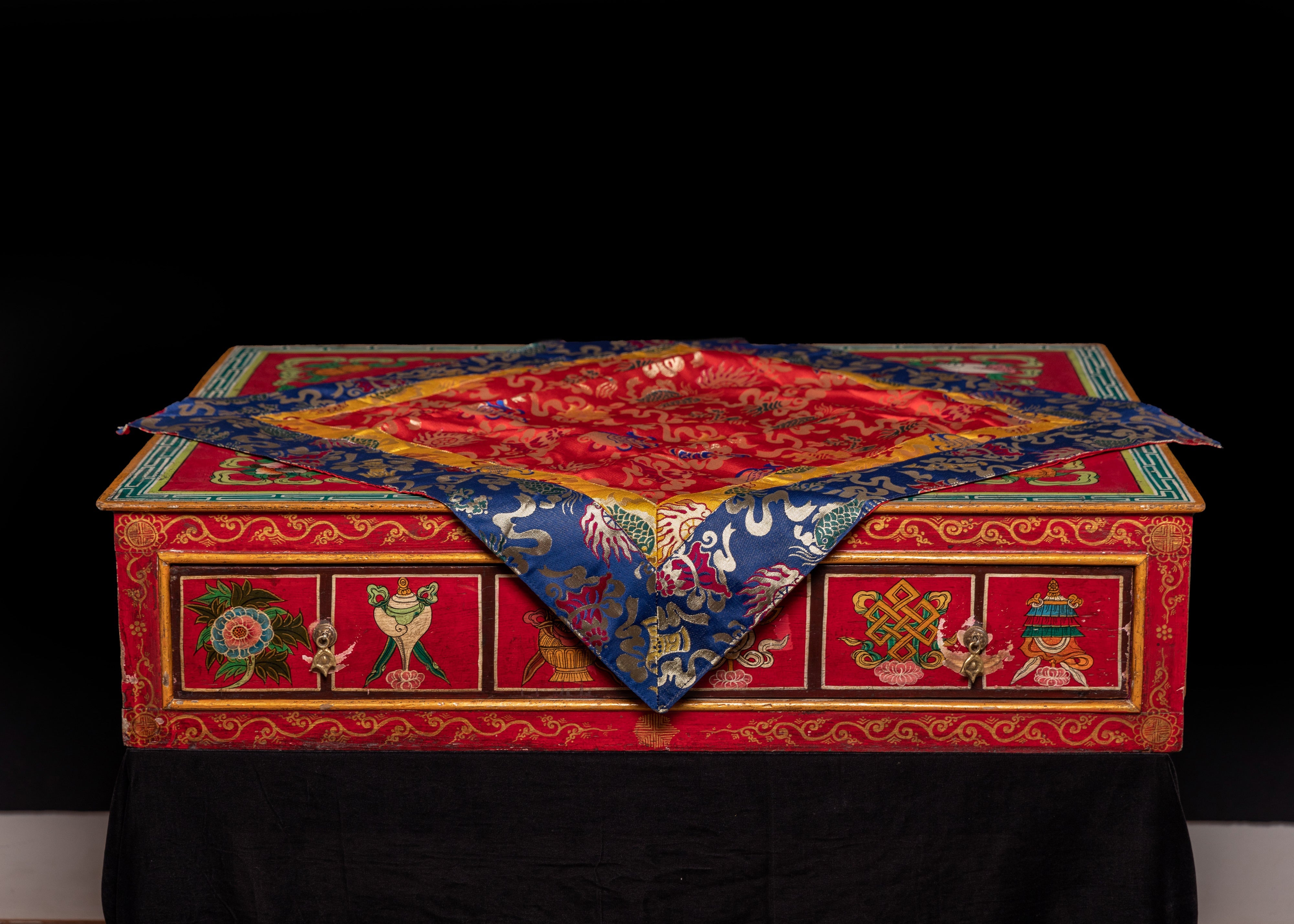 Silk Table Cover for Home | Cover for Home Elegance