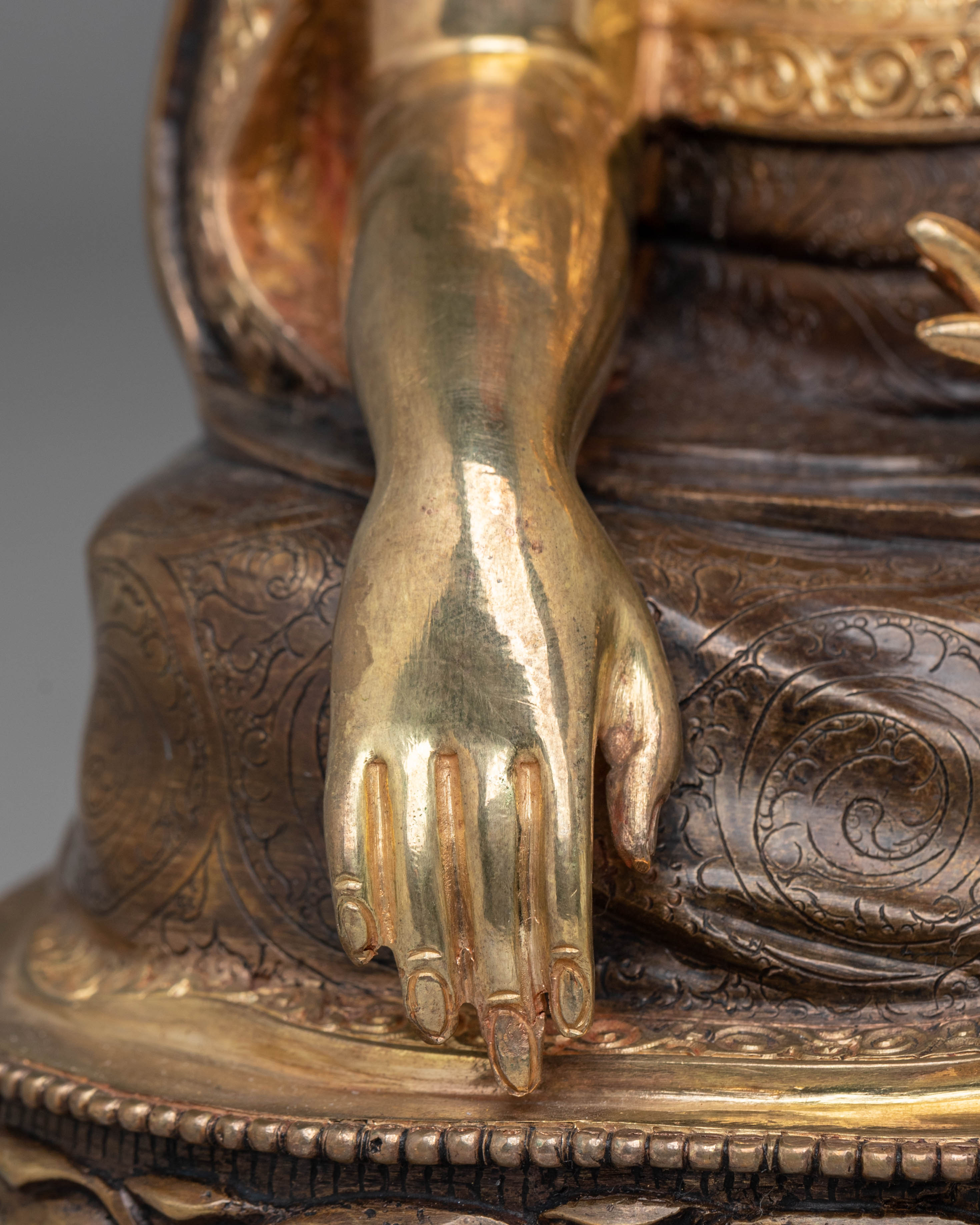 Spiritual Guru Shapdum Statue | A Symbol of Spiritual Enlightenment