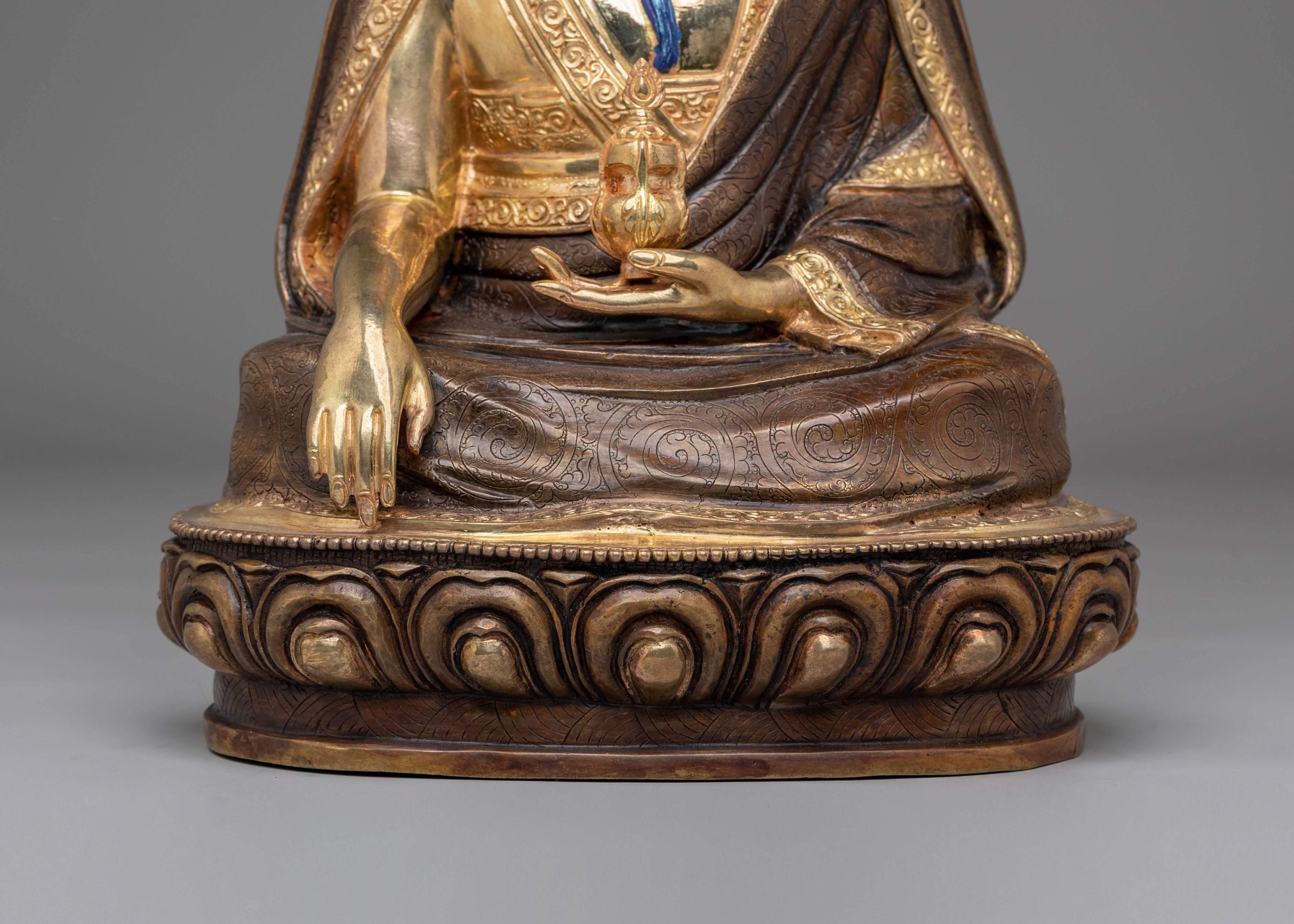 Spiritual Guru Shapdum Statue | A Symbol of Spiritual Enlightenment