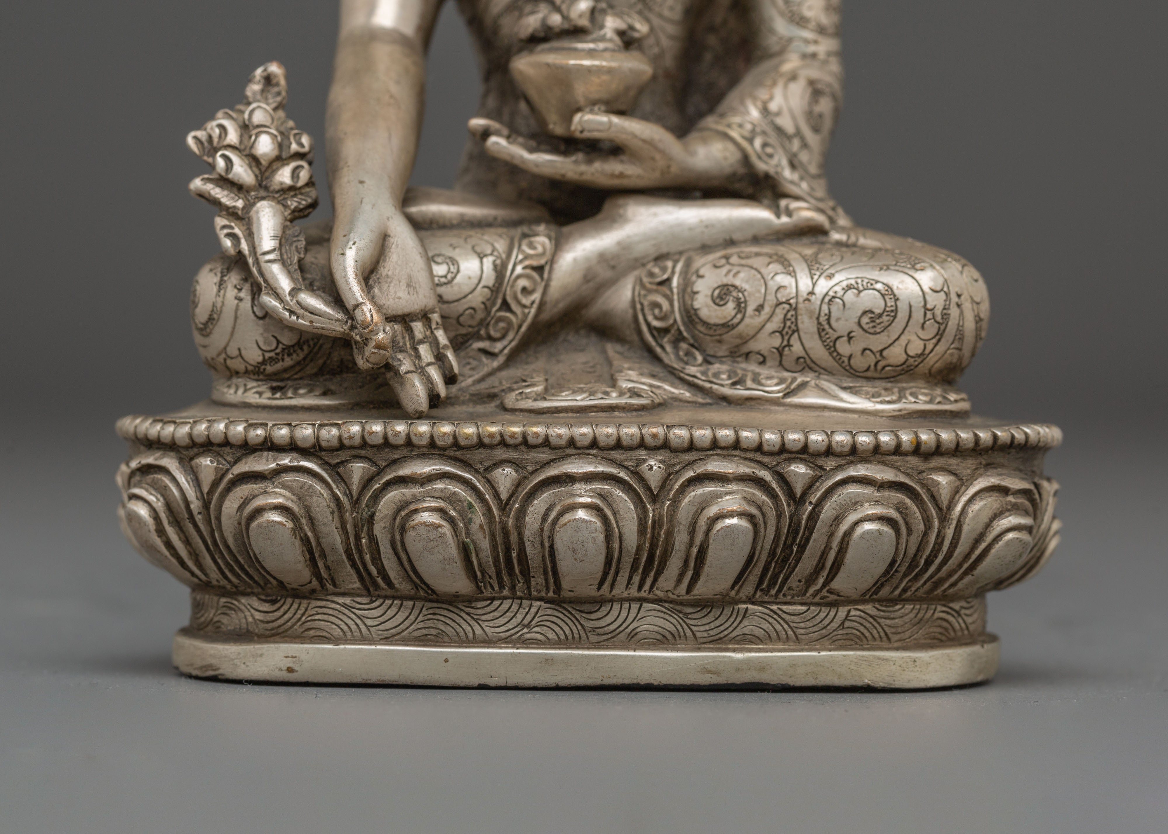Medicine Buddha Statue : True Spiritual Healer