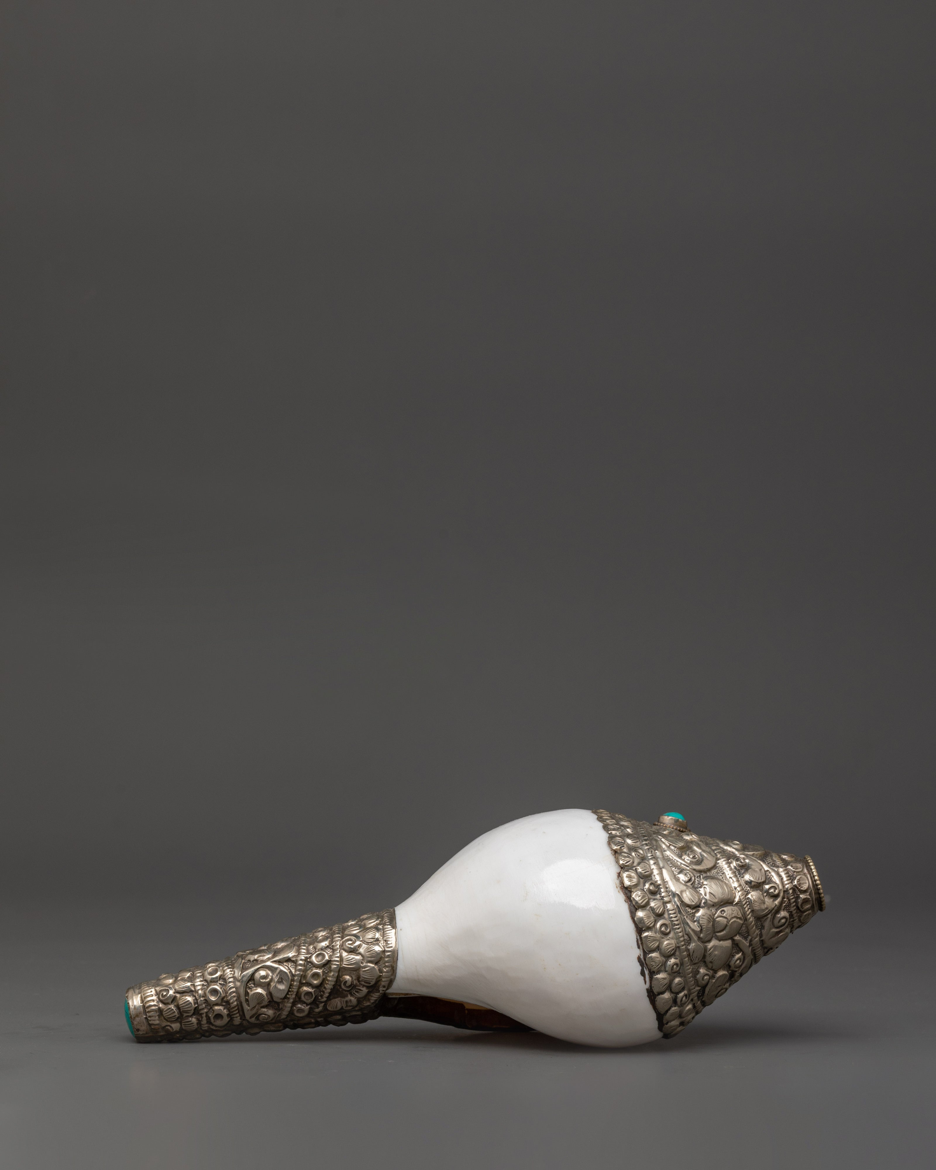 Tibetan Sacred Ritual Item Conch Shell | Handcrafted Shankha for Rituals and Ceremonies