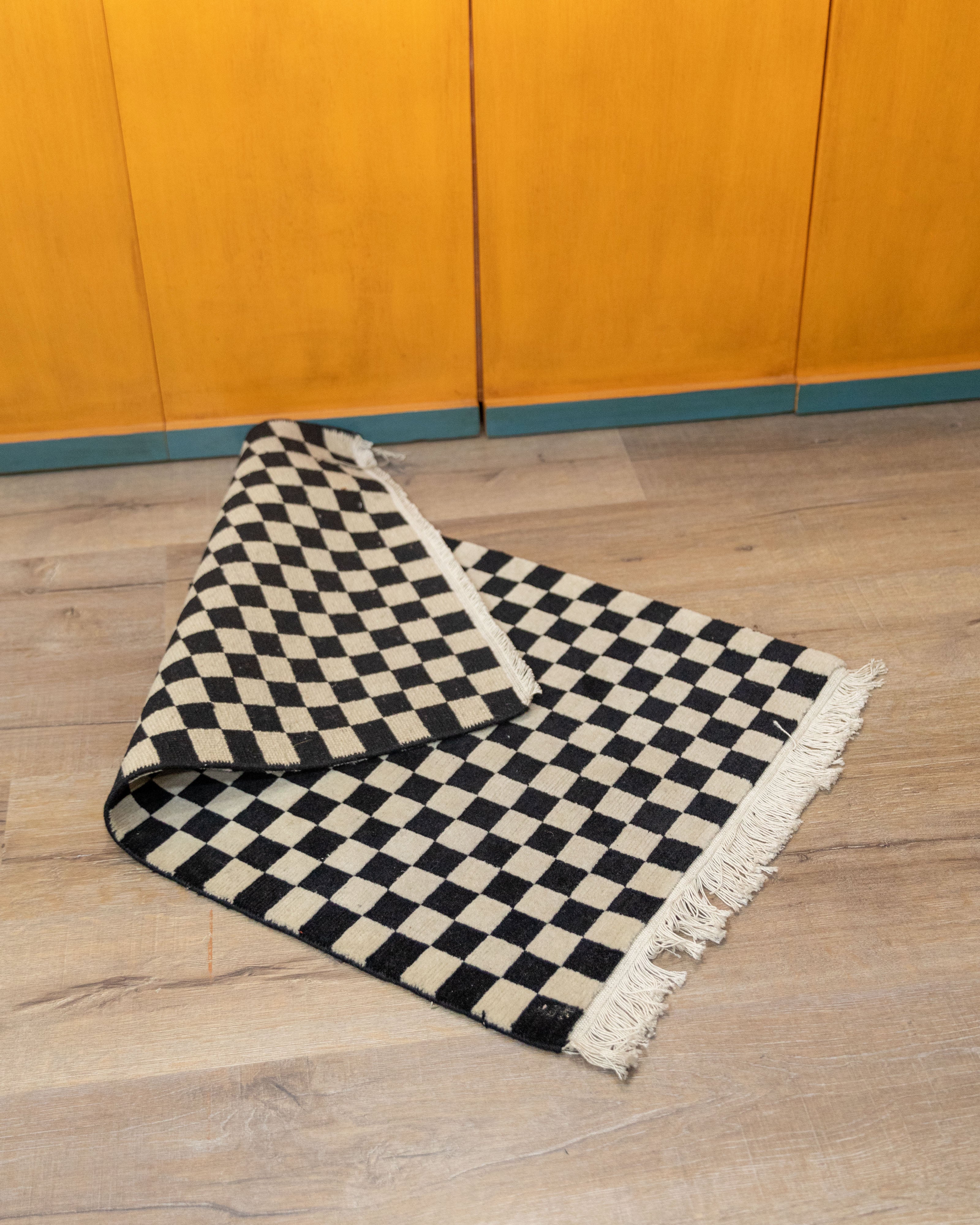 Traditional Himalayan Rug | Handwoven 100 Knot Wool Carpet