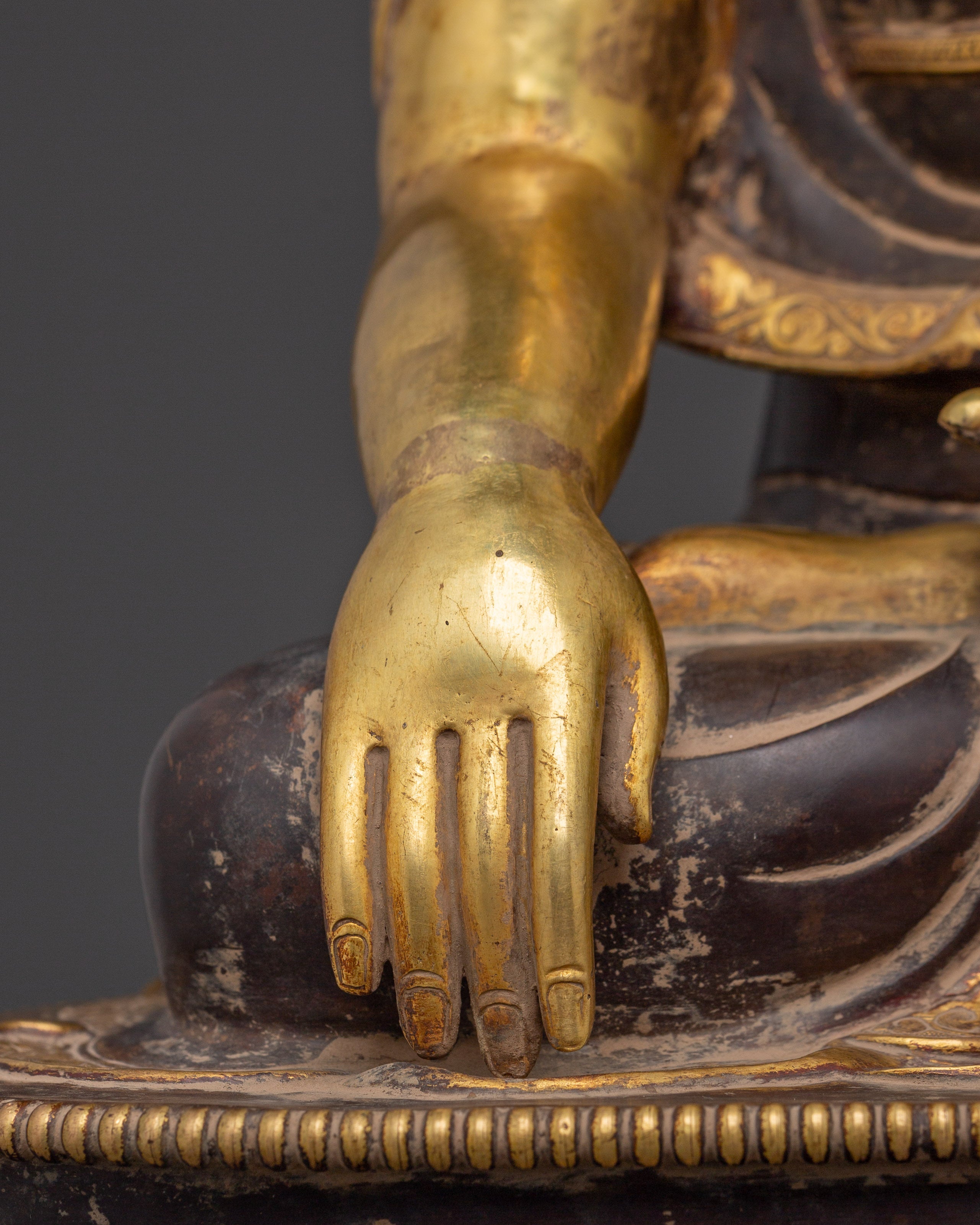 Shakyamuni Buddha Statue for Spiritual Healing and Peace | Sacred Traditional Artwork