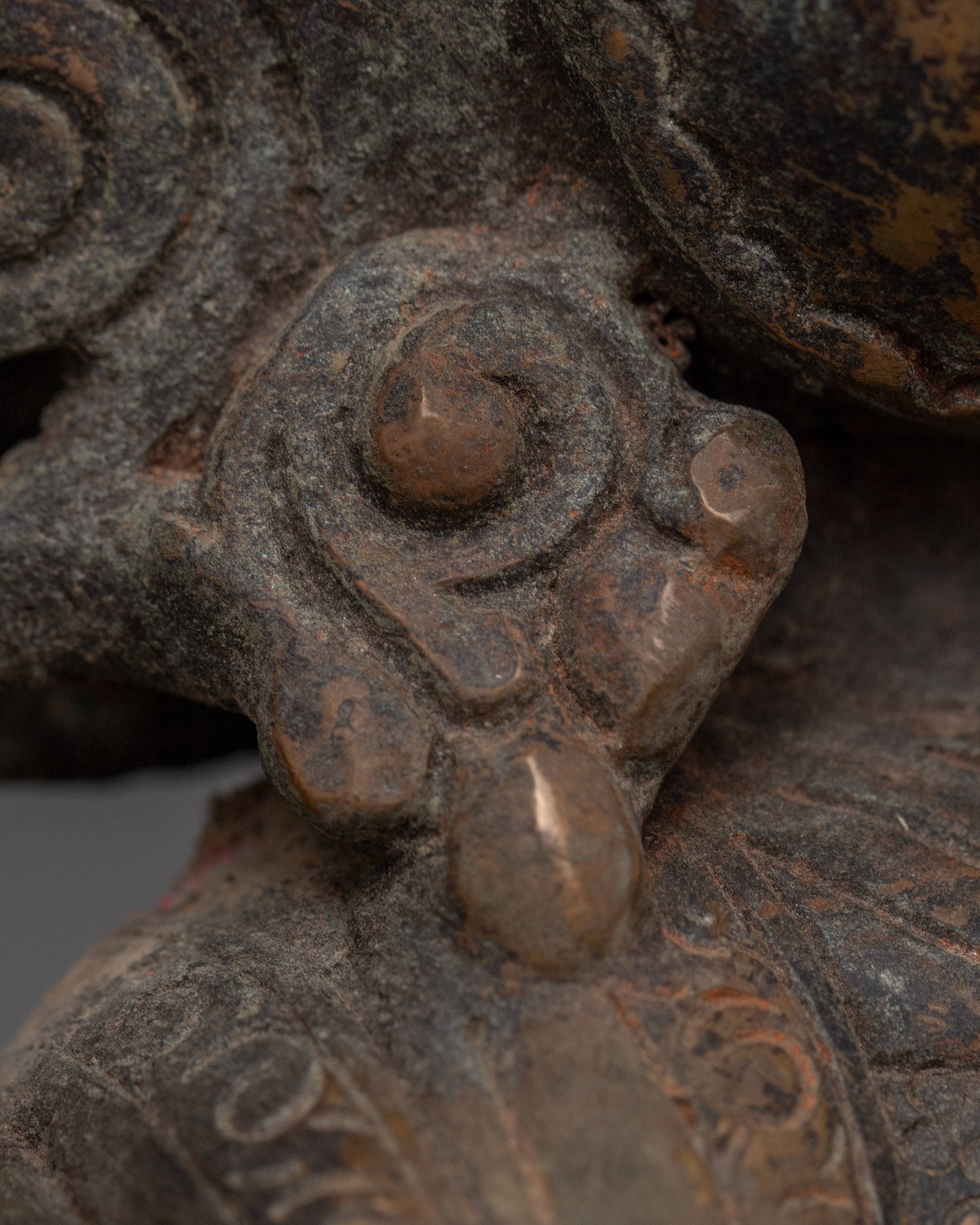 Dhatarattha Statue | Guardian King of the East