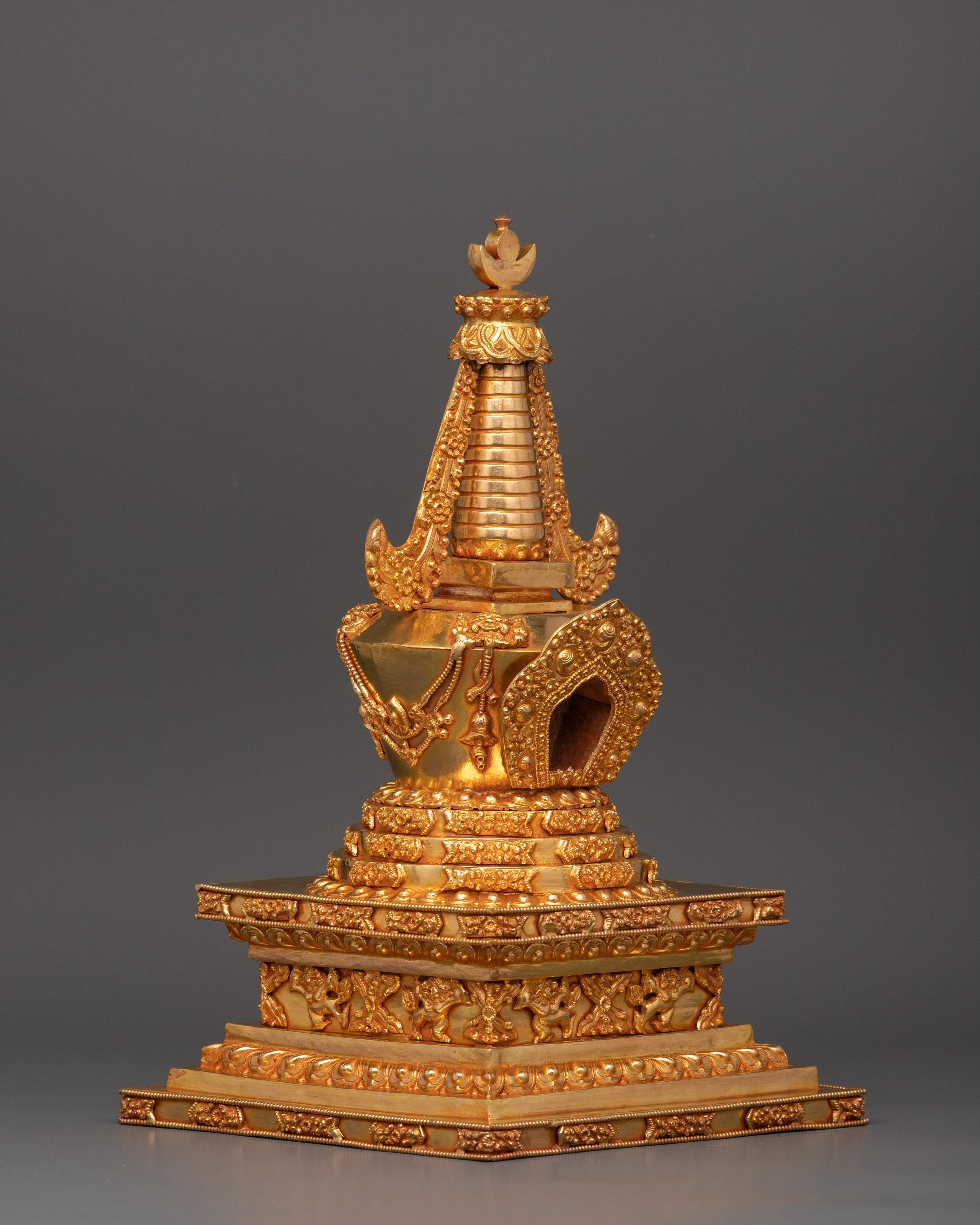 Beautiful Gold Plated Tibetan Stupa | Religious Buddhist Temple
