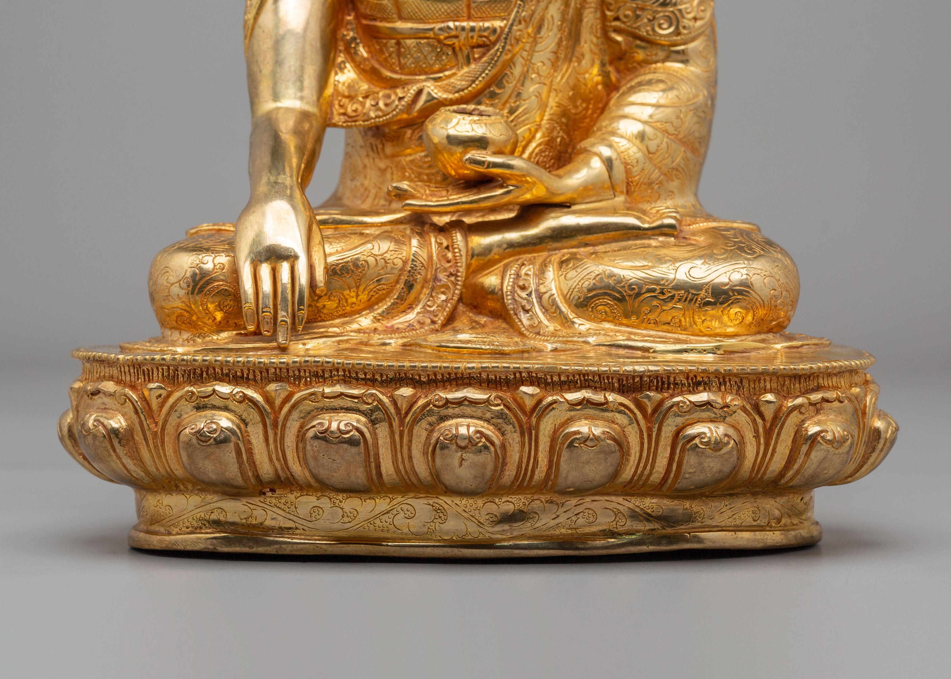 Shakyamuni Buddha Bhumisparsha Statue | Peaceful Shakyamuni Buddha