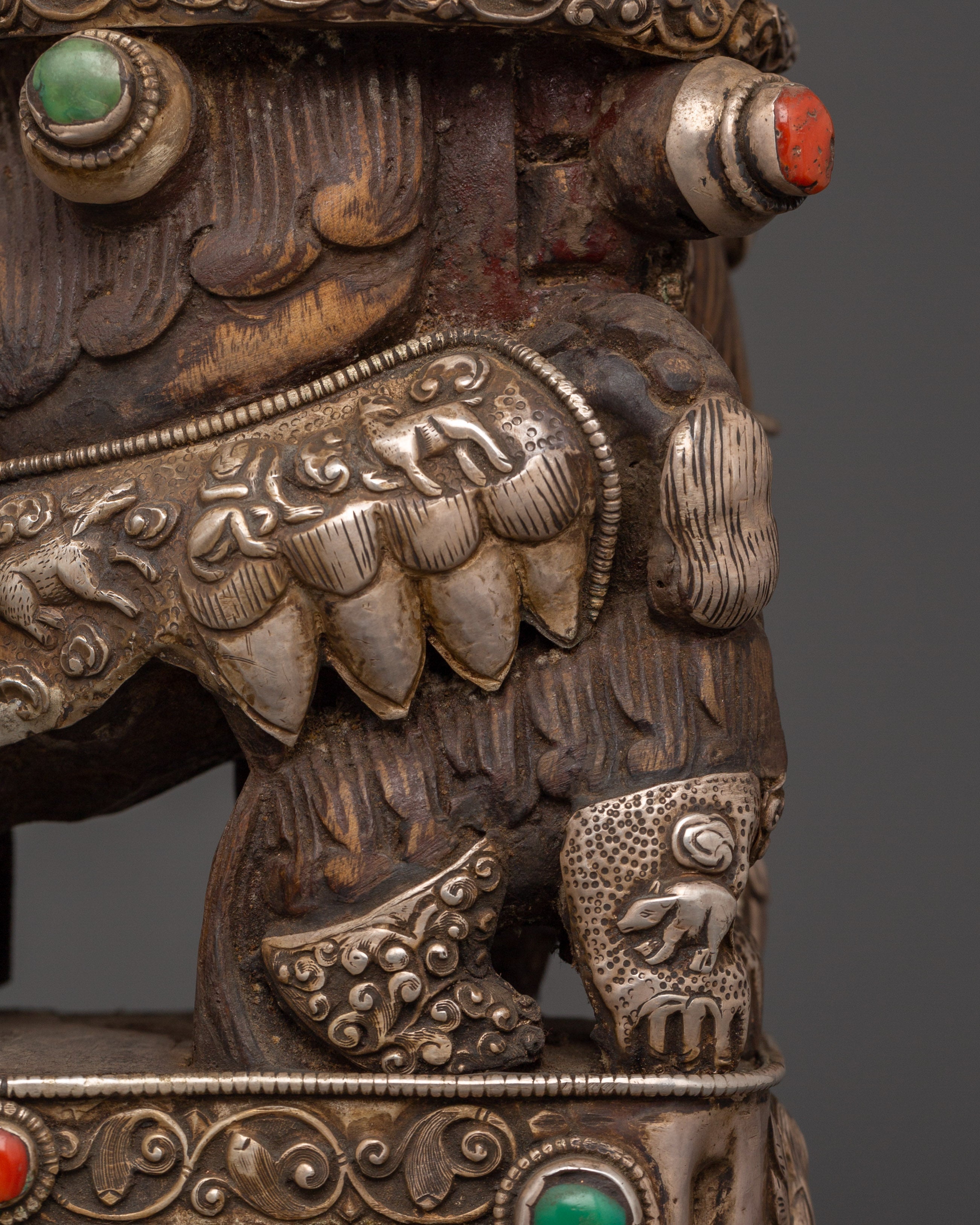 Tibetan Snow Lion Statue Set | Spiritual Decor with Antique Finish