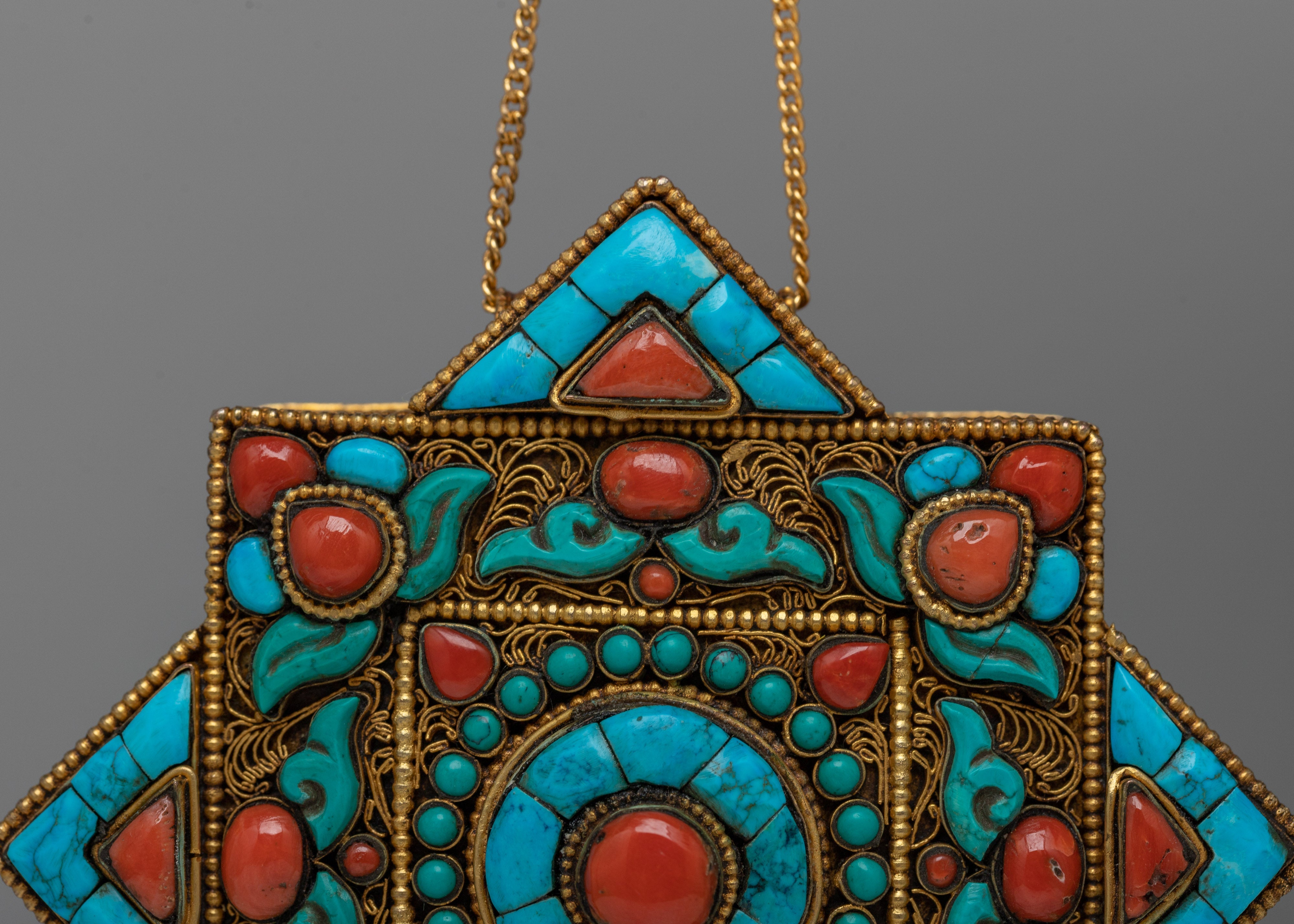 Orginal Stones Inalid Ghau Locket | Portal to Spiritual Serenity and Timeless Eleganc