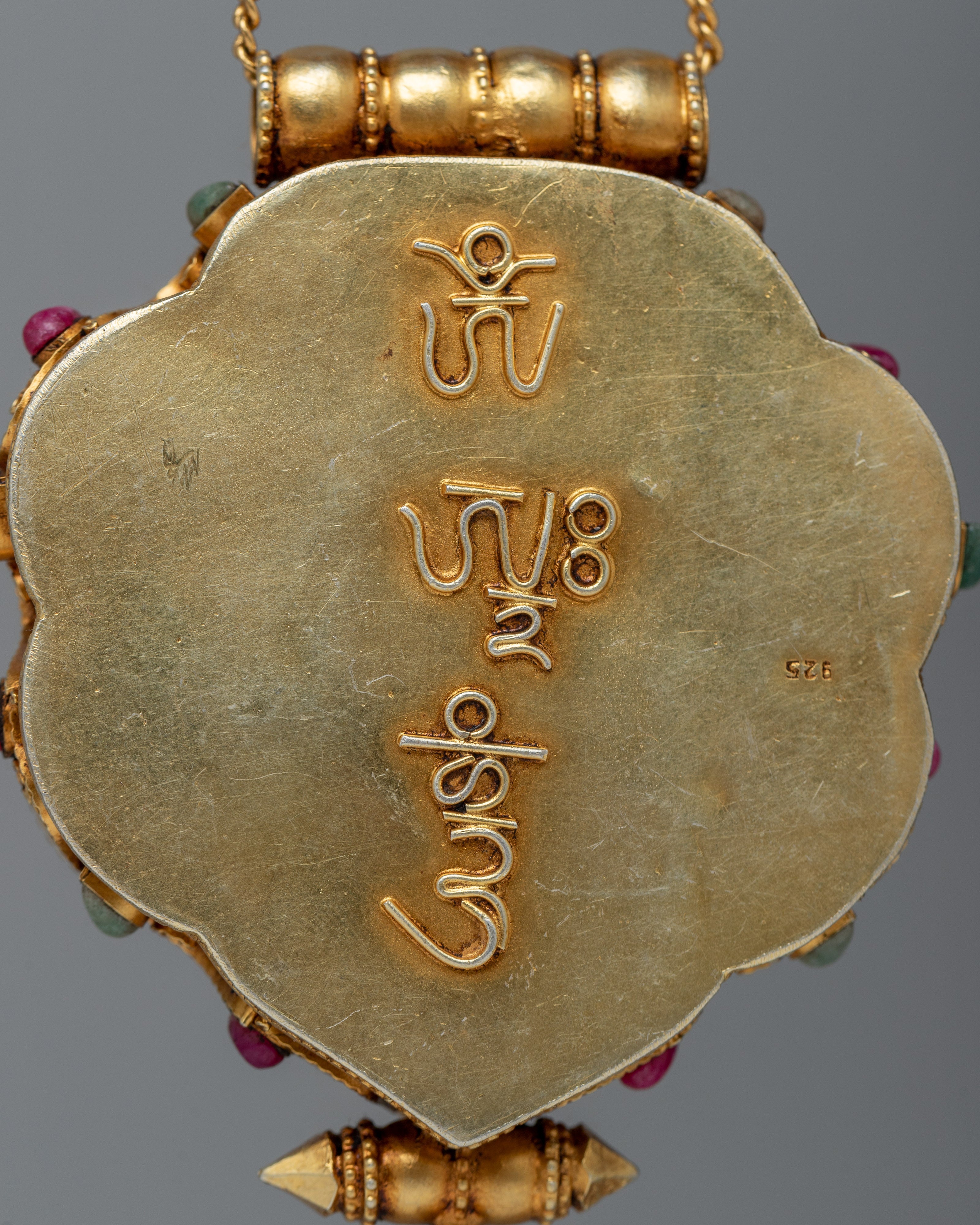 Chenresig Ghau Box Locket | Harnessing Sacred Chants for Spiritual Protection