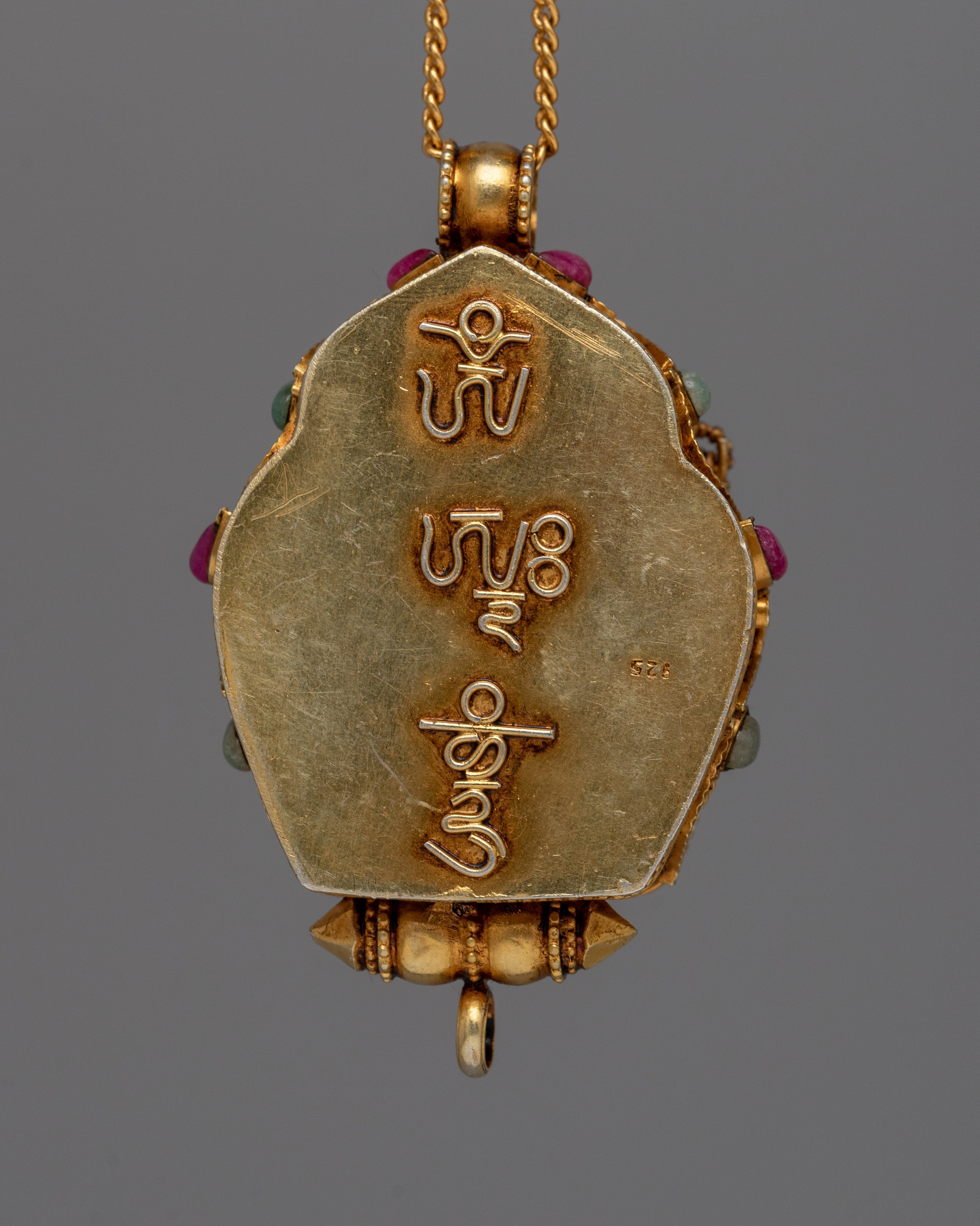 Chenresig Box Ghau Locket | Silver Amulet Symbolizing Compassion