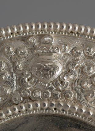 Round Silver Mirror | Timeless Elegance and Reflective Beauty for Your Space