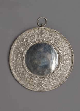 Round Silver Mirror | Timeless Elegance and Reflective Beauty for Your Space
