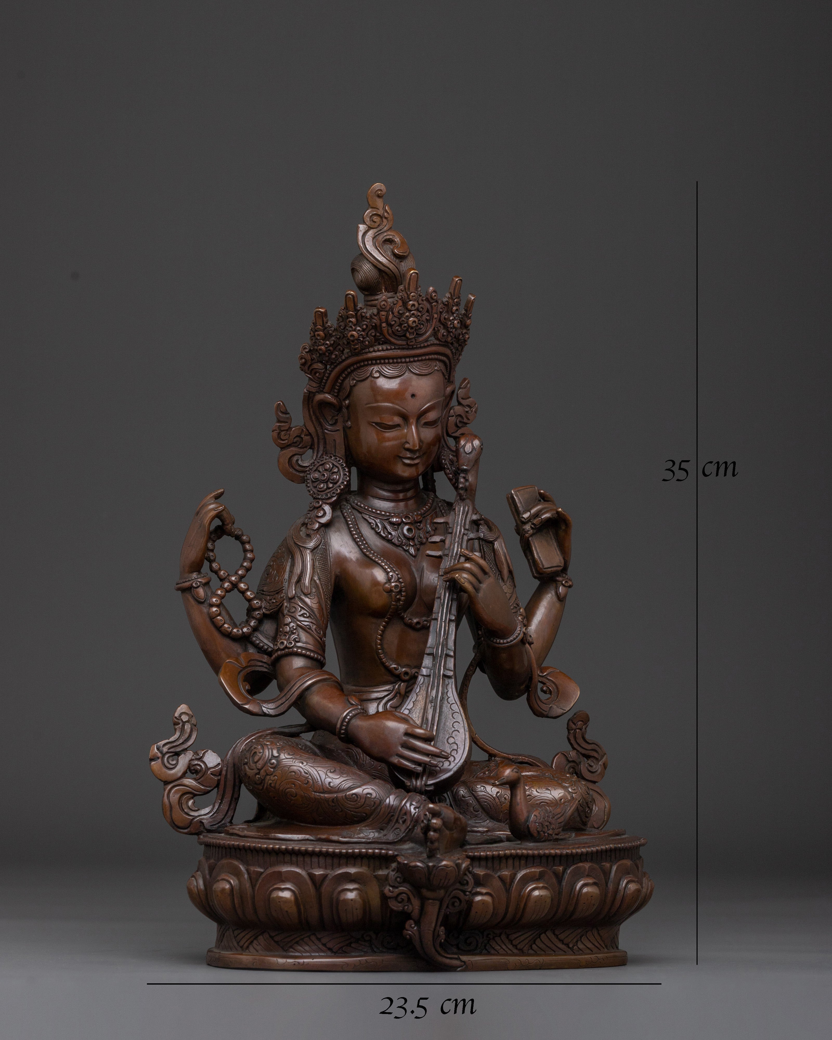 serene-saraswati-statue